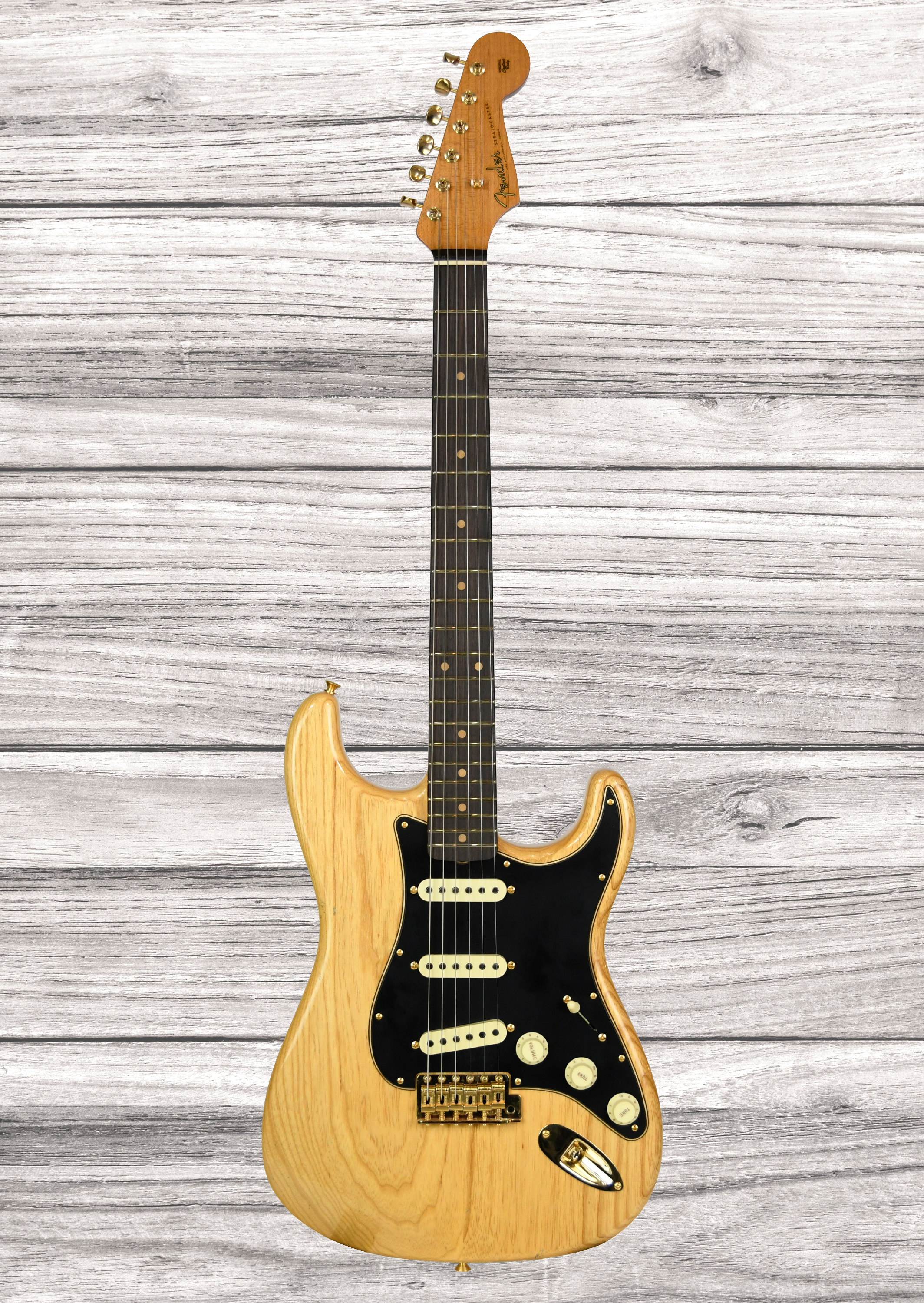 fender-custom-shop-limited-edition-62-stratocaster-journeyman-relic-aged-natural_67925ba0ed07c.jpg