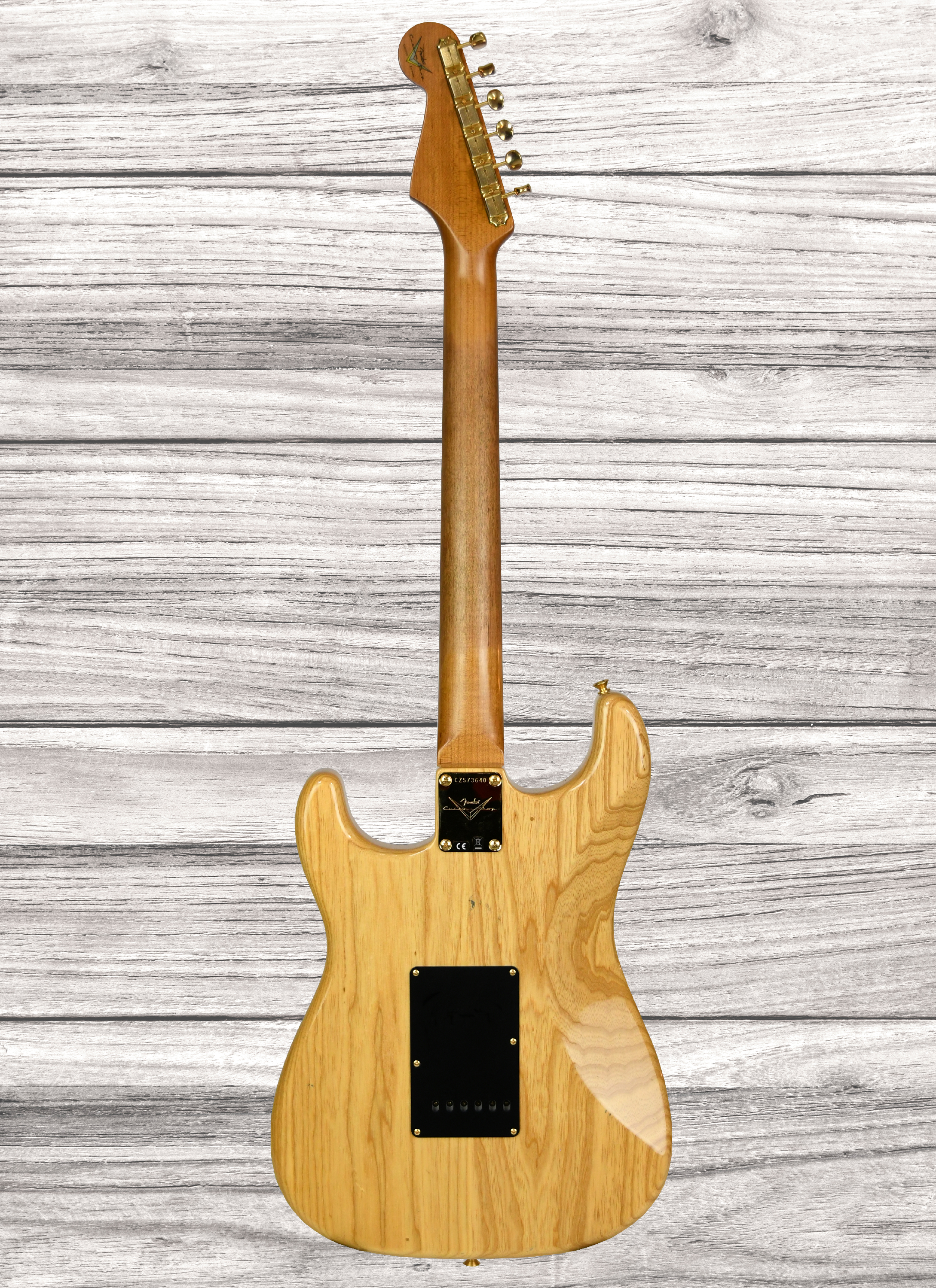 fender-custom-shop-limited-edition-62-stratocaster-journeyman-relic-aged-natural_67925bb342d1c.jpg