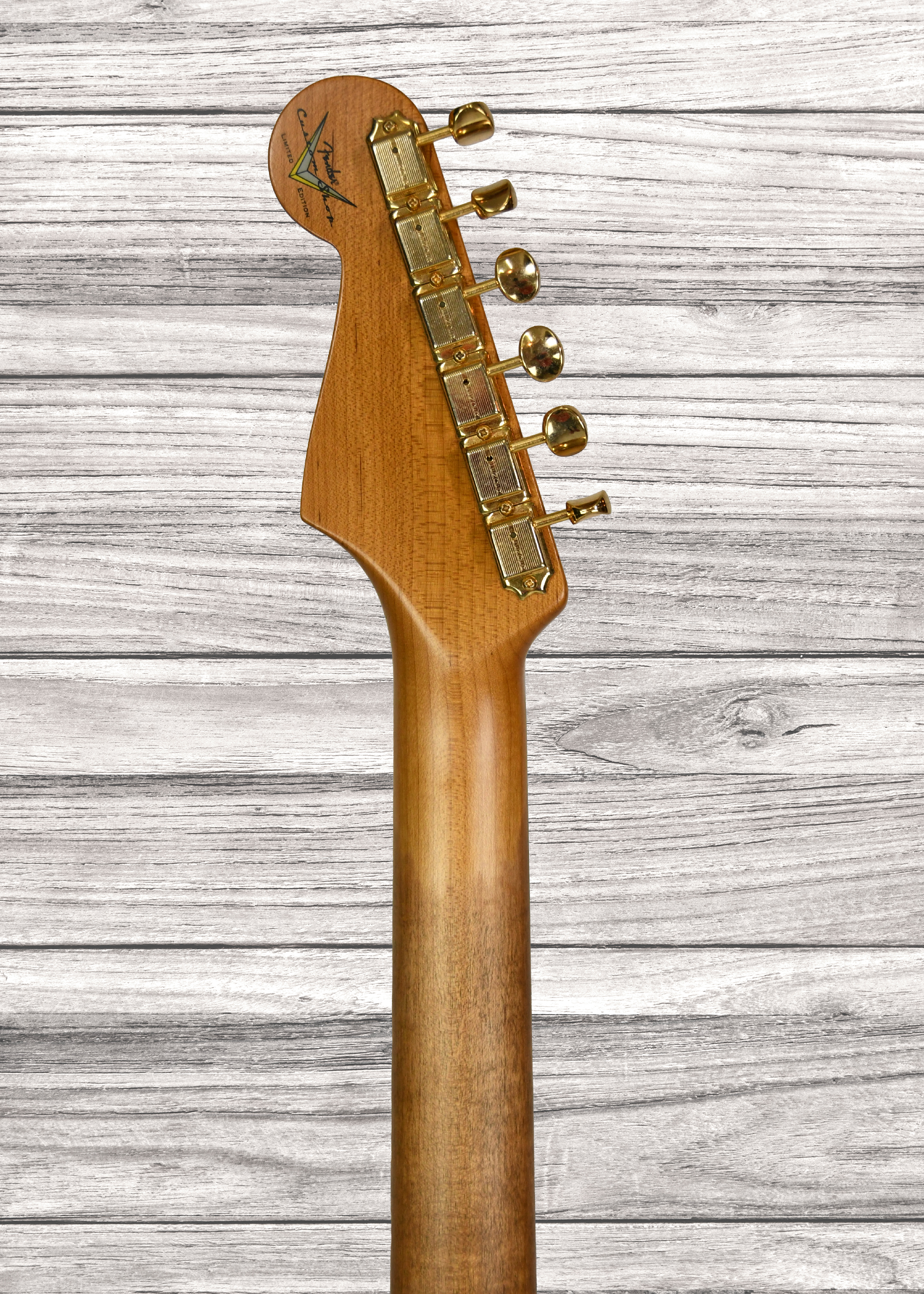 fender-custom-shop-limited-edition-62-stratocaster-journeyman-relic-aged-natural_67925bbc6857e.jpg