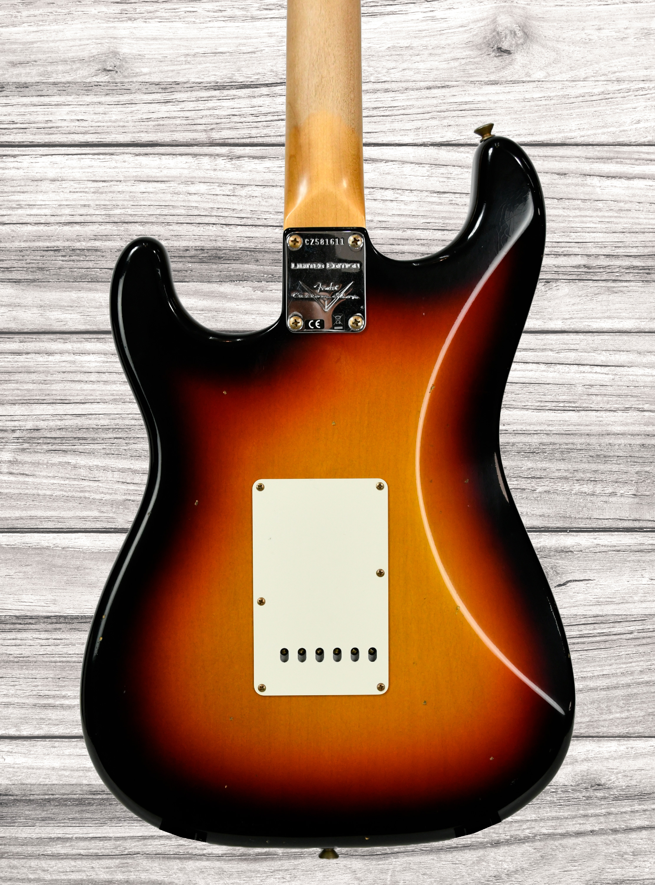 fender-custom-shop-limited-edition-63-stratocaster-journeyman-bleached-3-tone-sunburst_67e142e356db2.jpg