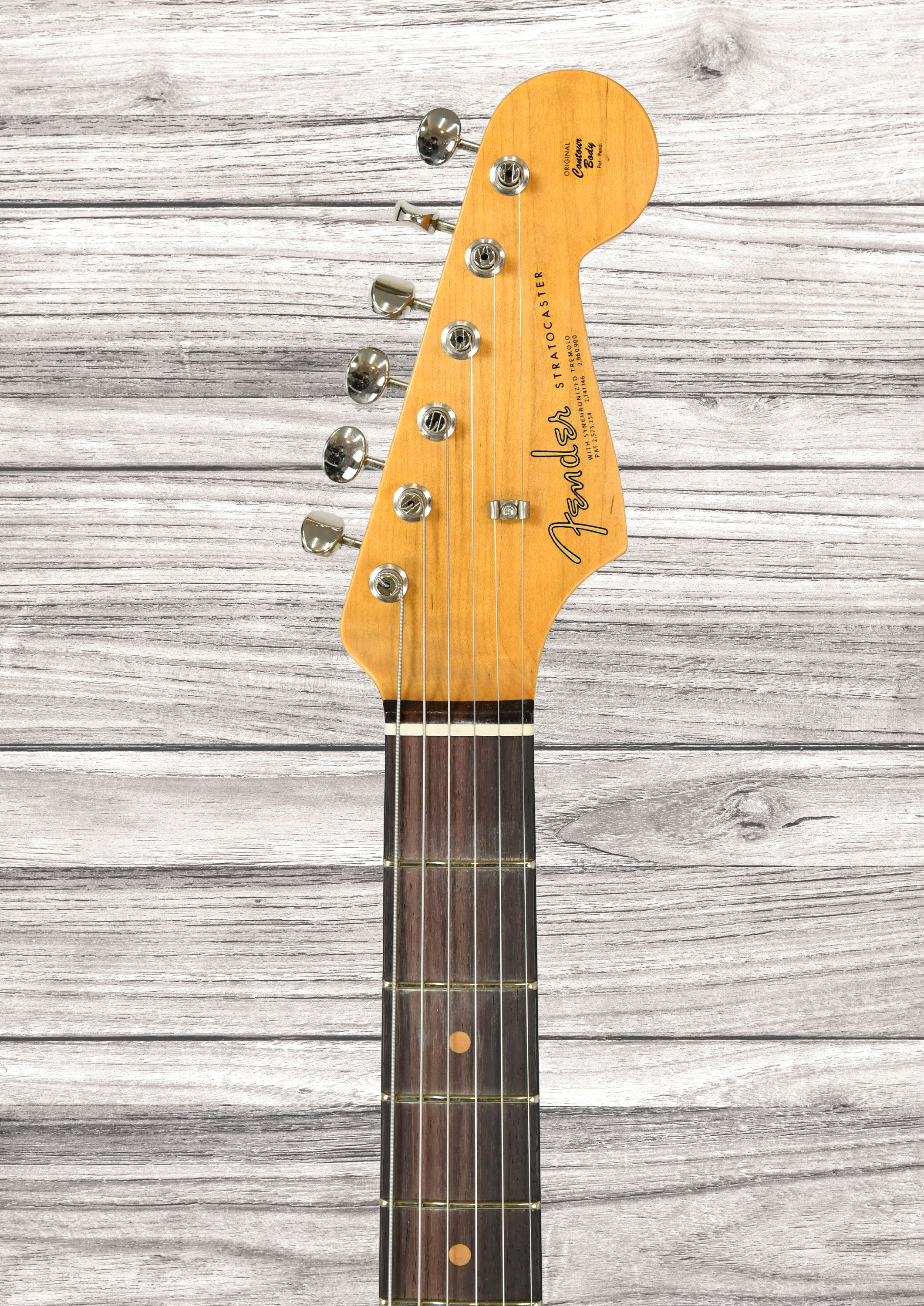 fender-custom-shop-limited-edition-63-stratocaster-journeyman-relic-aged-fiesta-red_694ab73a68295.jpg