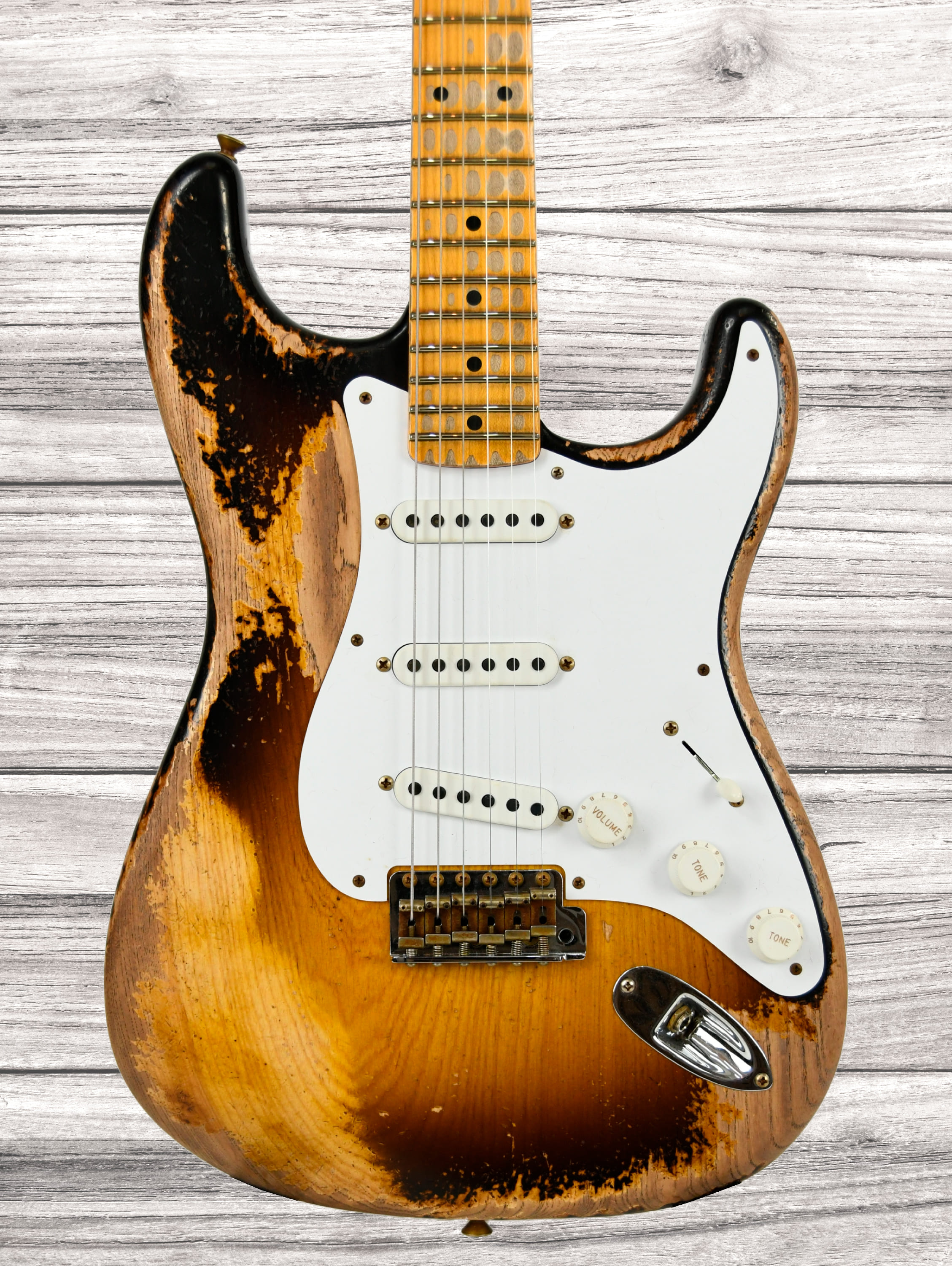 fender-custom-shop-limited-edition-70th-anniversary-54-strat-super-heavy-relic-2-color-sunburst_678a844e914d8.jpg