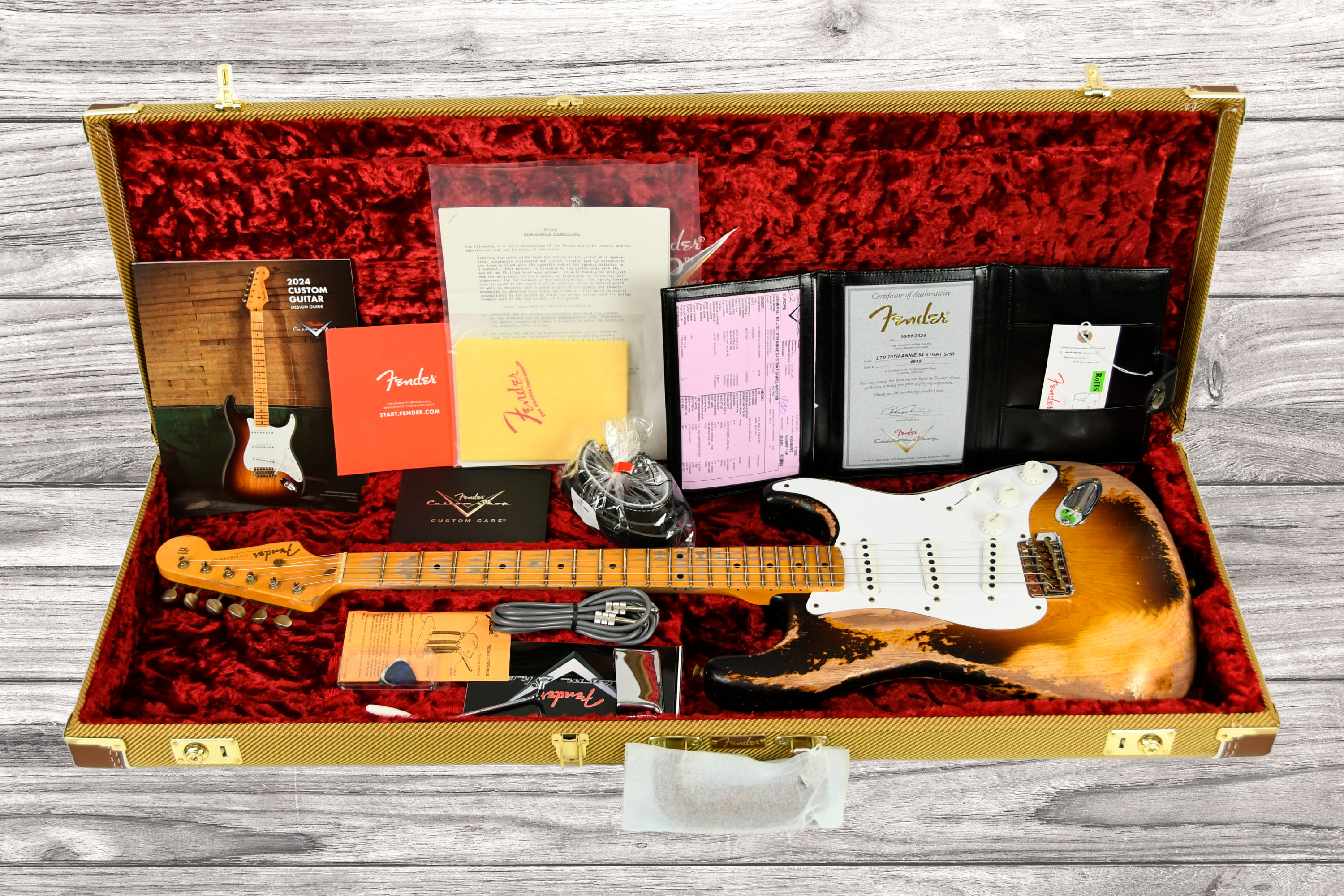 fender-custom-shop-limited-edition-70th-anniversary-54-strat-super-heavy-relic-2-color-sunburst_678a846a766d4.jpg