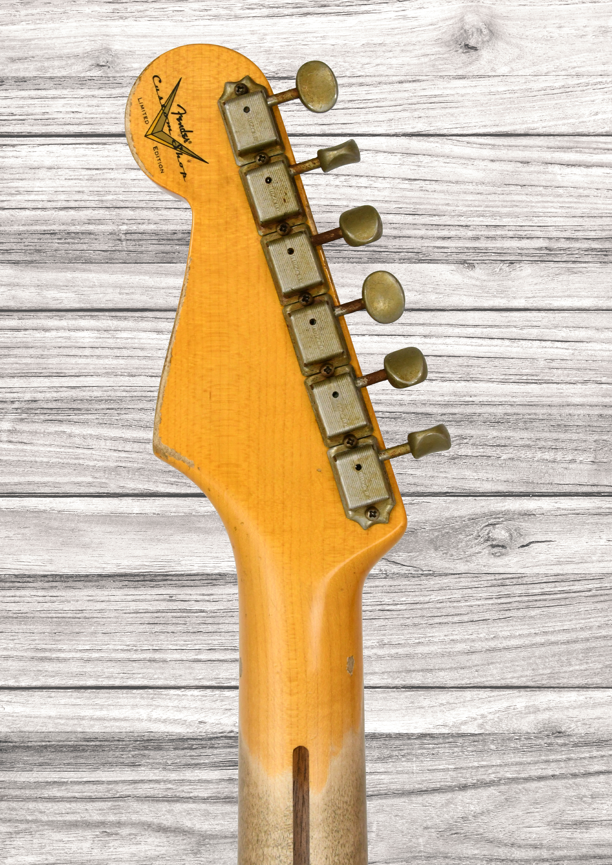 fender-custom-shop-limited-edition-70th-anniversary-54-strat-super-heavy-relic-2-color-sunburst_6932aafb3eec5.jpg
