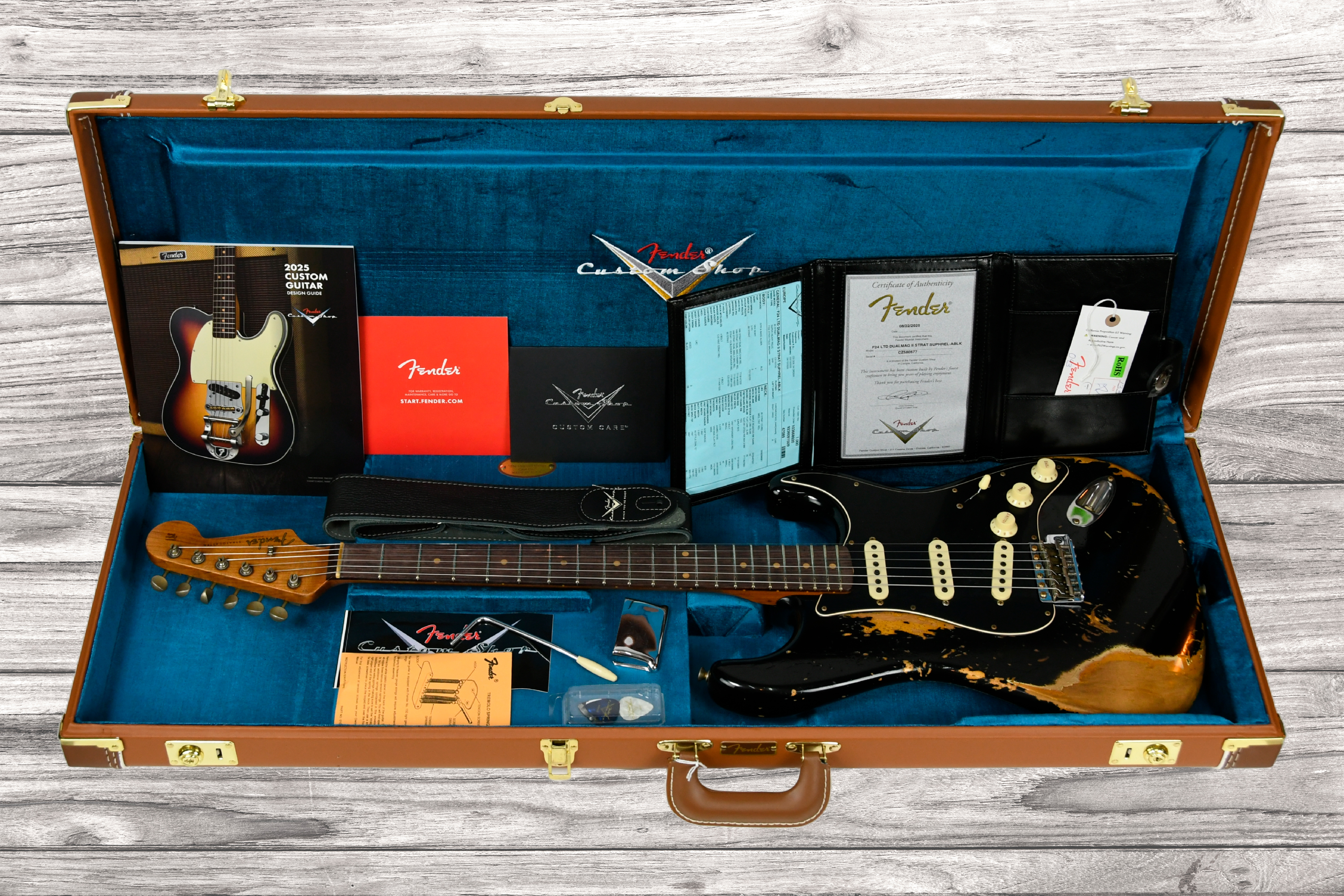 fender-custom-shop-ltd-dualmag-ii-60-strat-super-heavy-relic-aged-black_68dffeee202d4.jpg