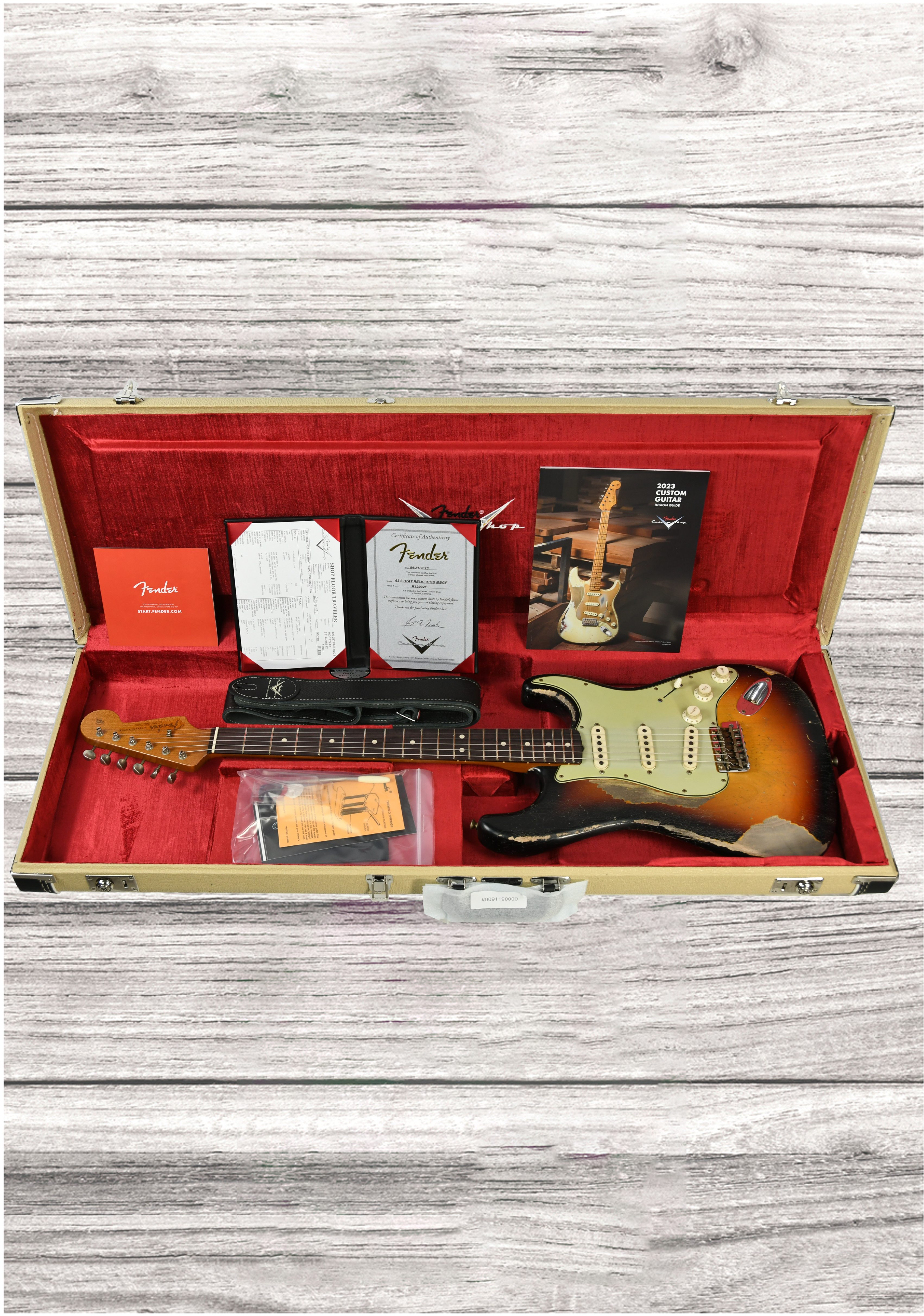 fender-custom-shop-masterbuilt-greg-fessler-1963-stratocaster-relic-3-tone-sunburst_648c2023d8846.jpg