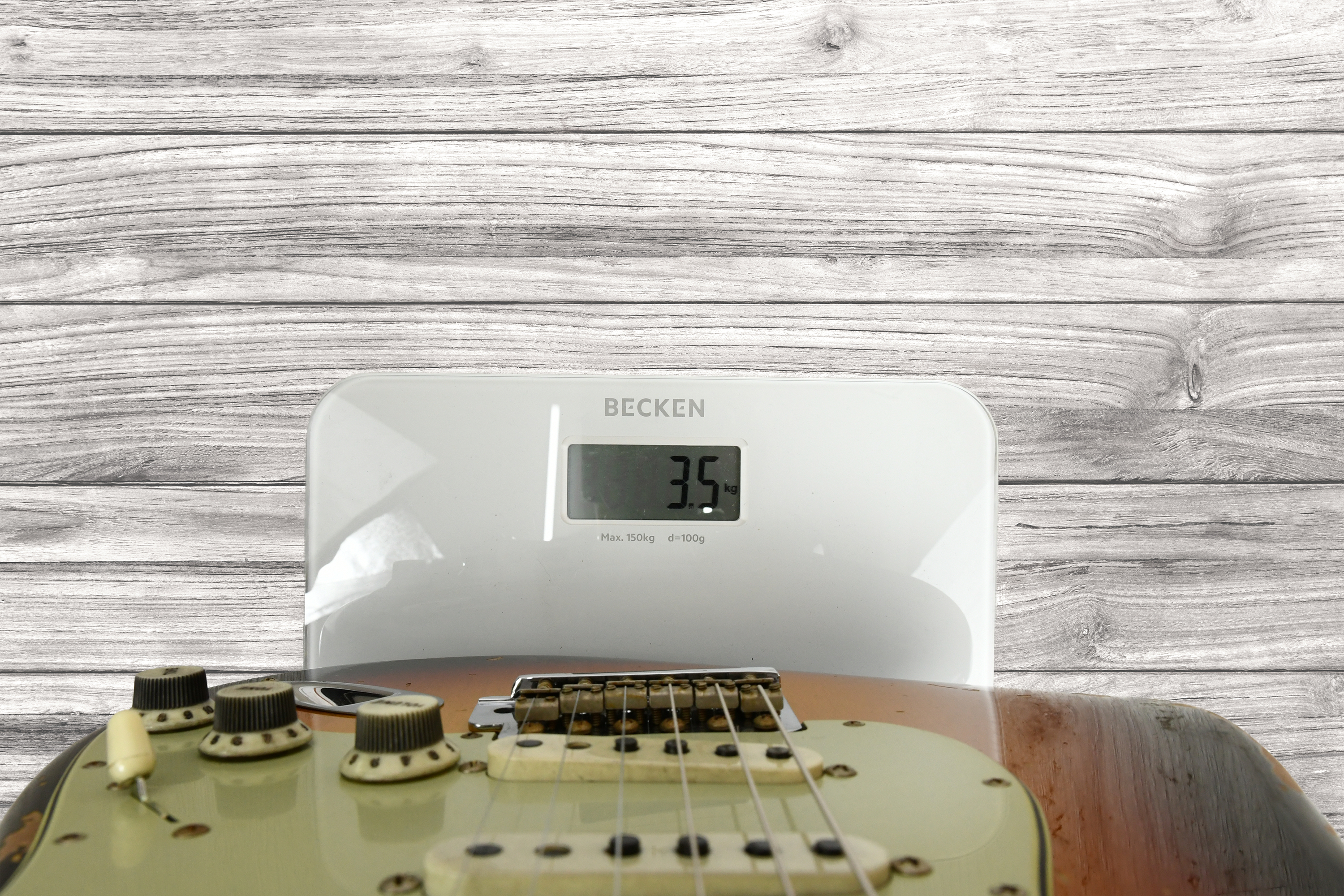 fender-custom-shop-michael-landau-signature-1968-round-laminated-rosewood-bleached-3-color-sunburst_6904f71fd6555.jpg