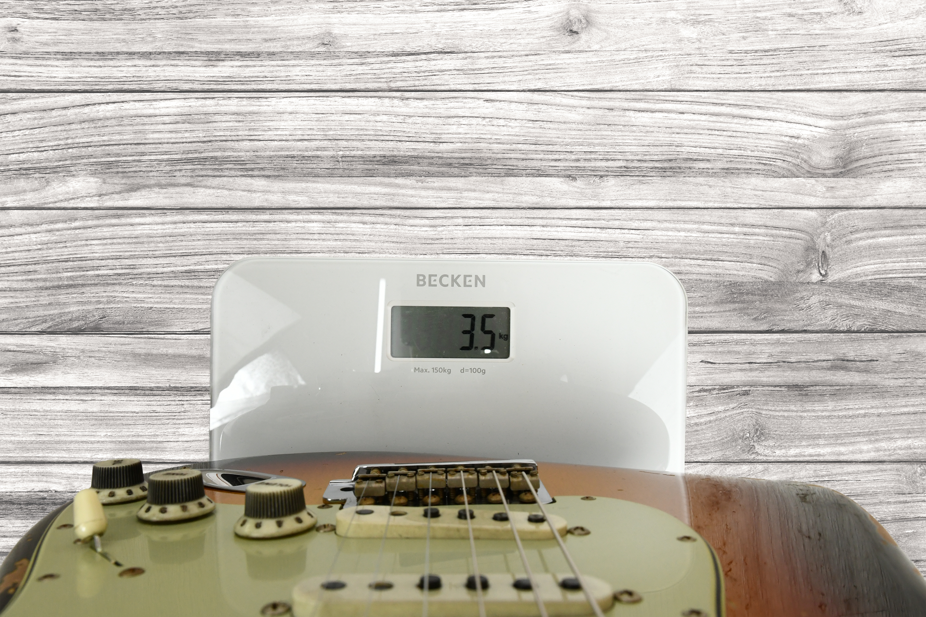 fender-custom-shop-michael-landau-signature-1968-round-laminated-rosewood-bleached-3-color-sunburst_6904f71fd6555.png