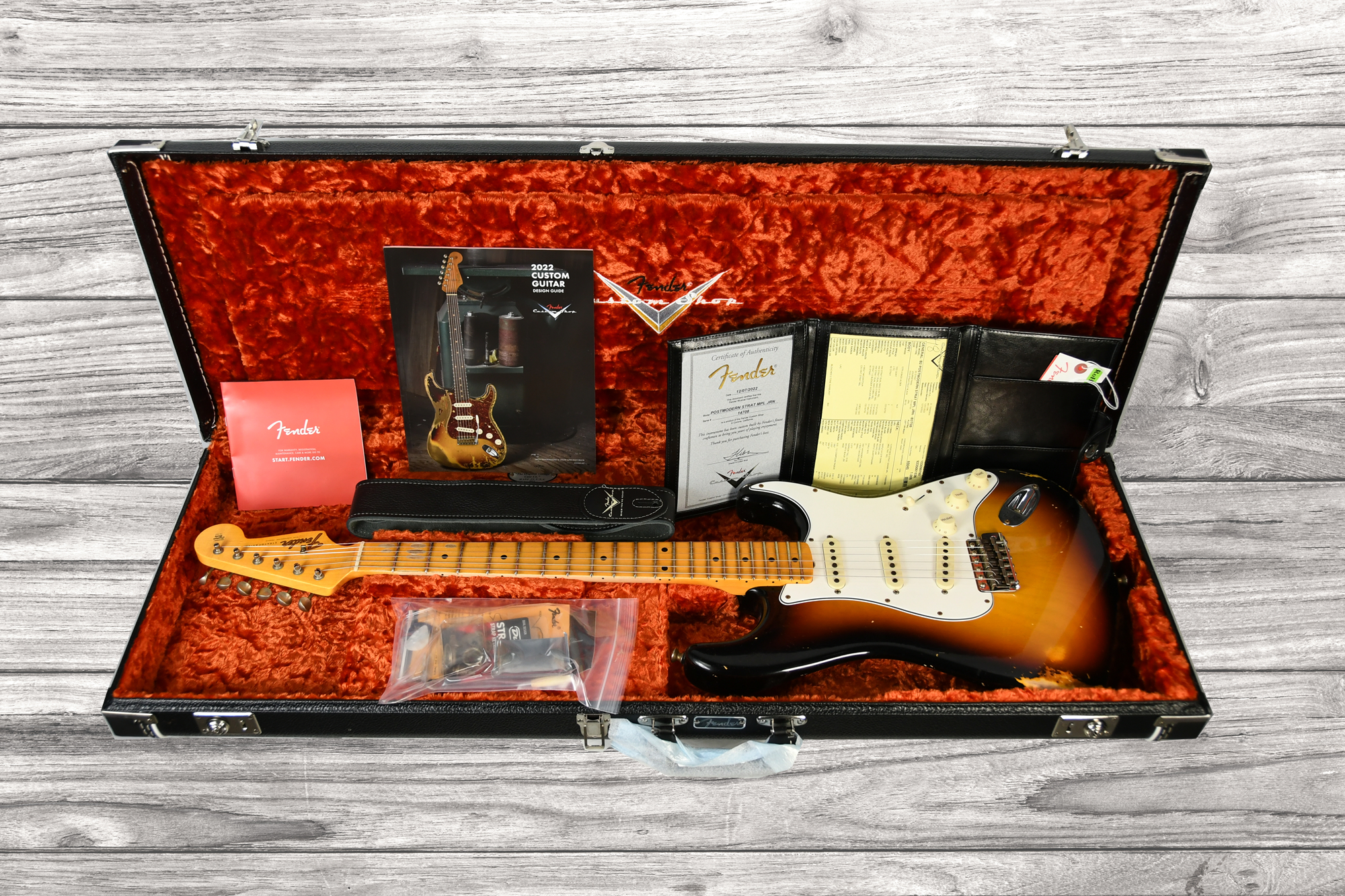 fender-custom-shop-postmodern-strat-mpl-jrn-b3tsb_6426bde433d92.jpg