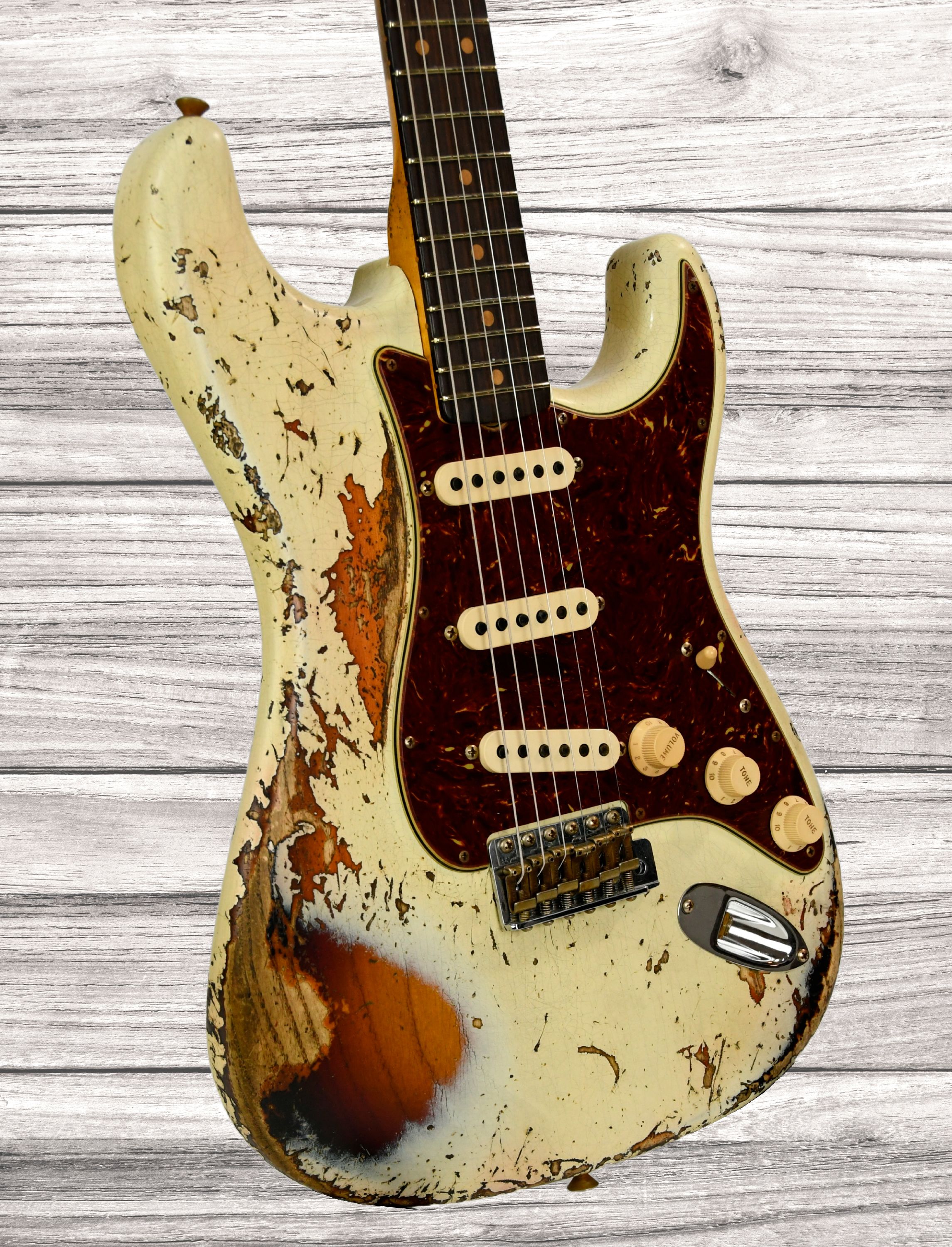 fender-custom-shop-time-machine-collection-63-strat-super-heavy-relic-aged-vintage-white_6789452032f67.jpg