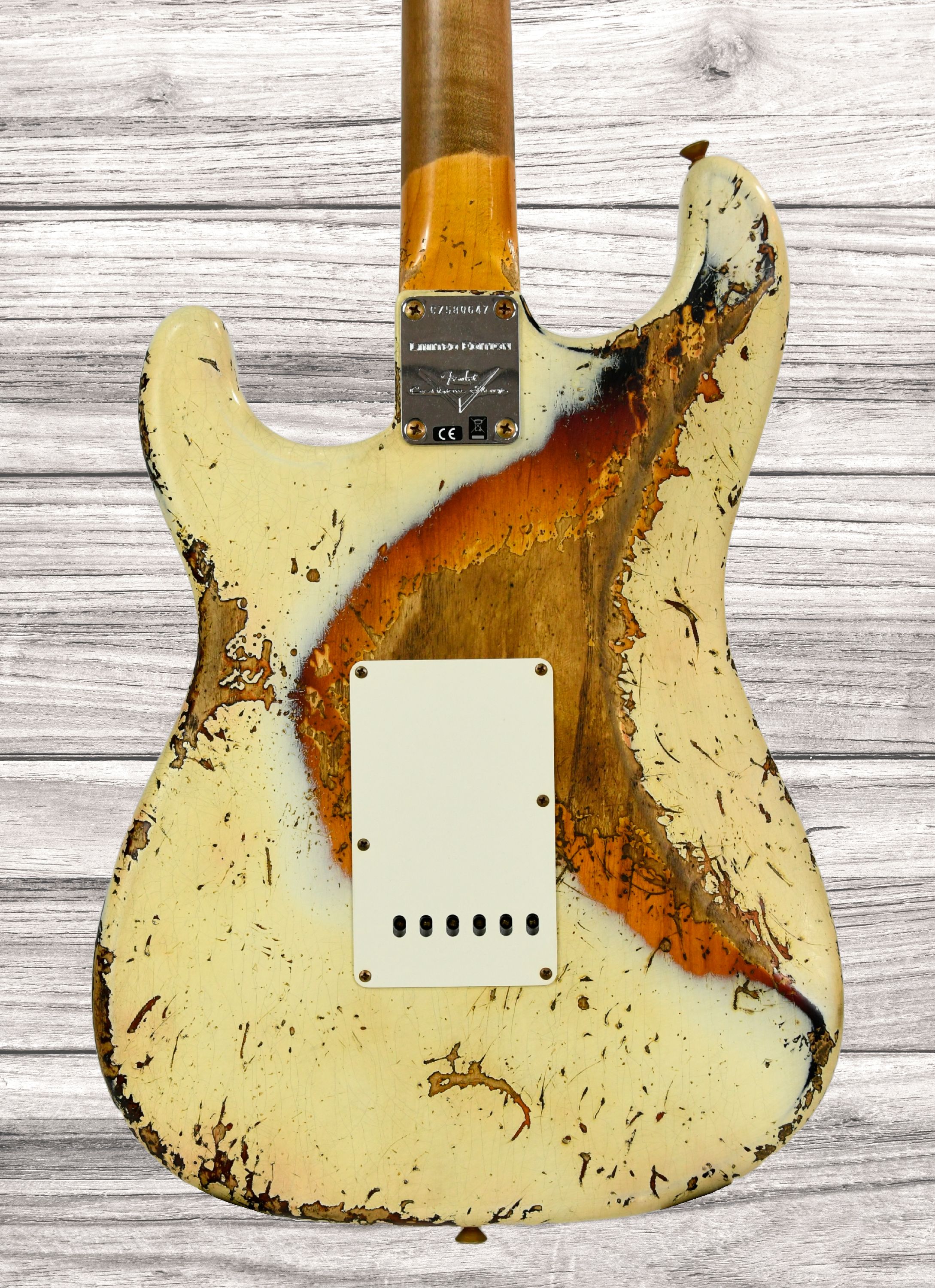 fender-custom-shop-time-machine-collection-63-strat-super-heavy-relic-aged-vintage-white_6789452c23652.jpg