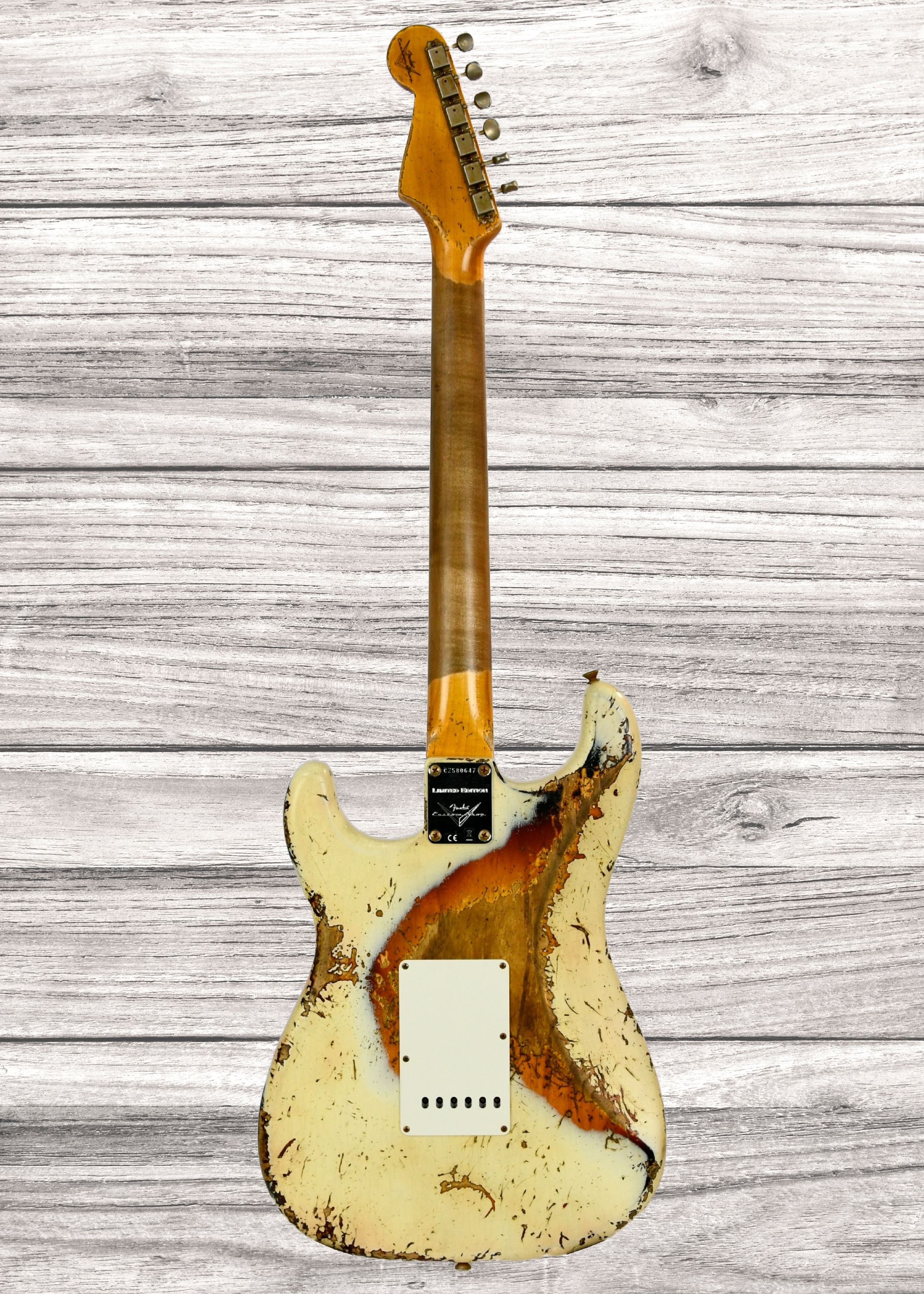 fender-custom-shop-time-machine-collection-63-strat-super-heavy-relic-aged-vintage-white_6789452fd38b1.jpg