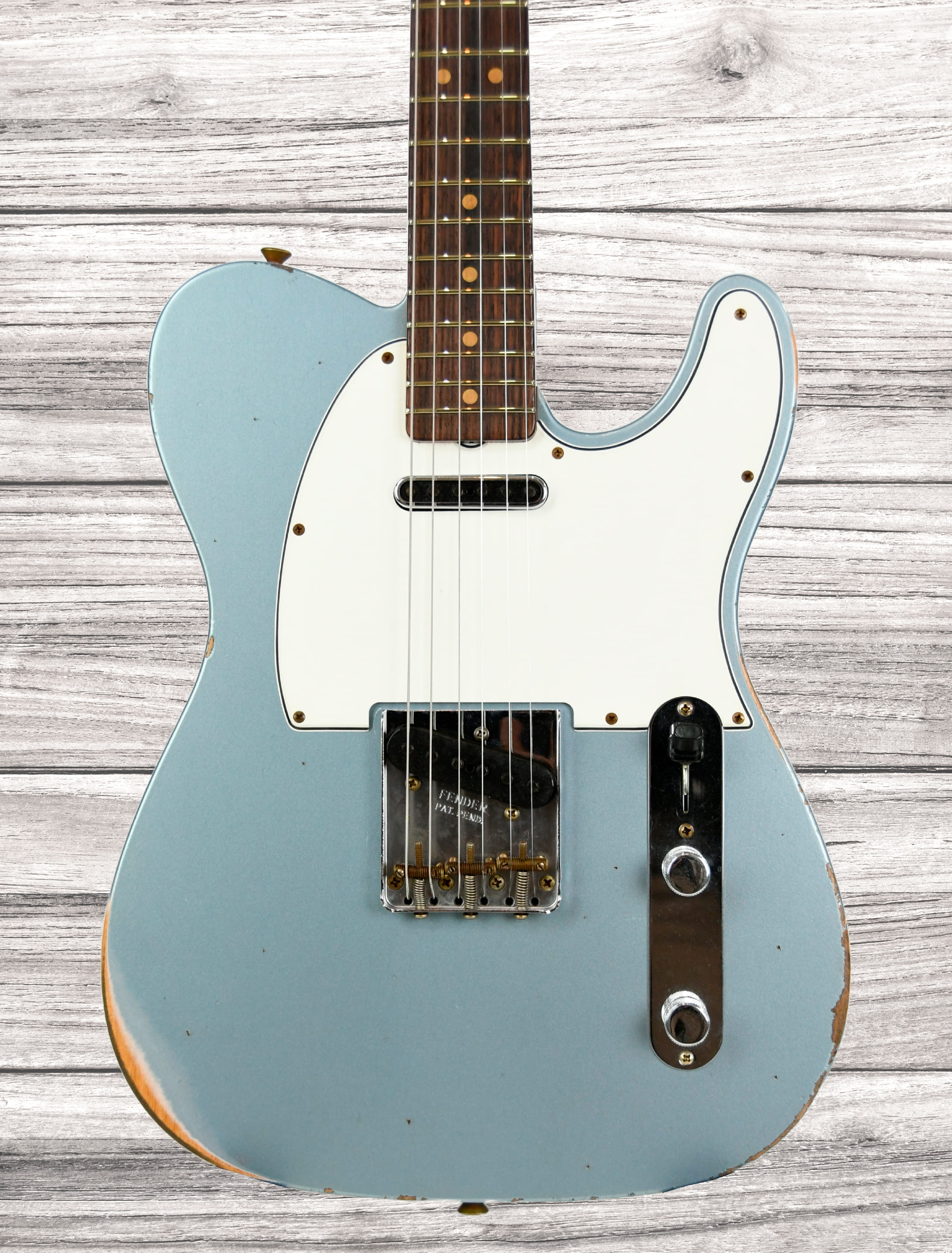 fender-custom-shop-time-machine-collection-63-tele-relic-ice-blue-metallic_678e91f123964.jpg