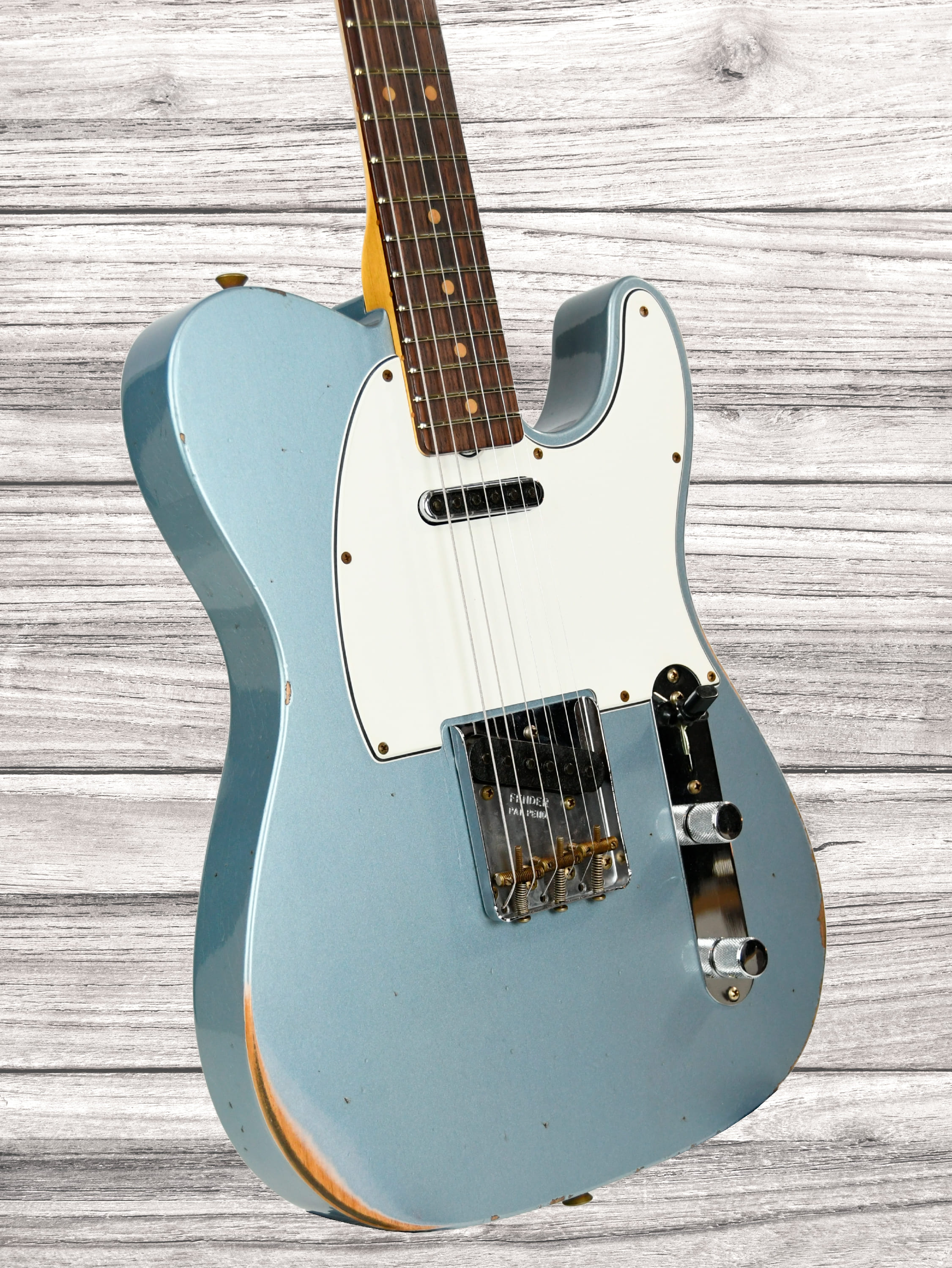 fender-custom-shop-time-machine-collection-63-tele-relic-ice-blue-metallic_678e91f614b22.jpg