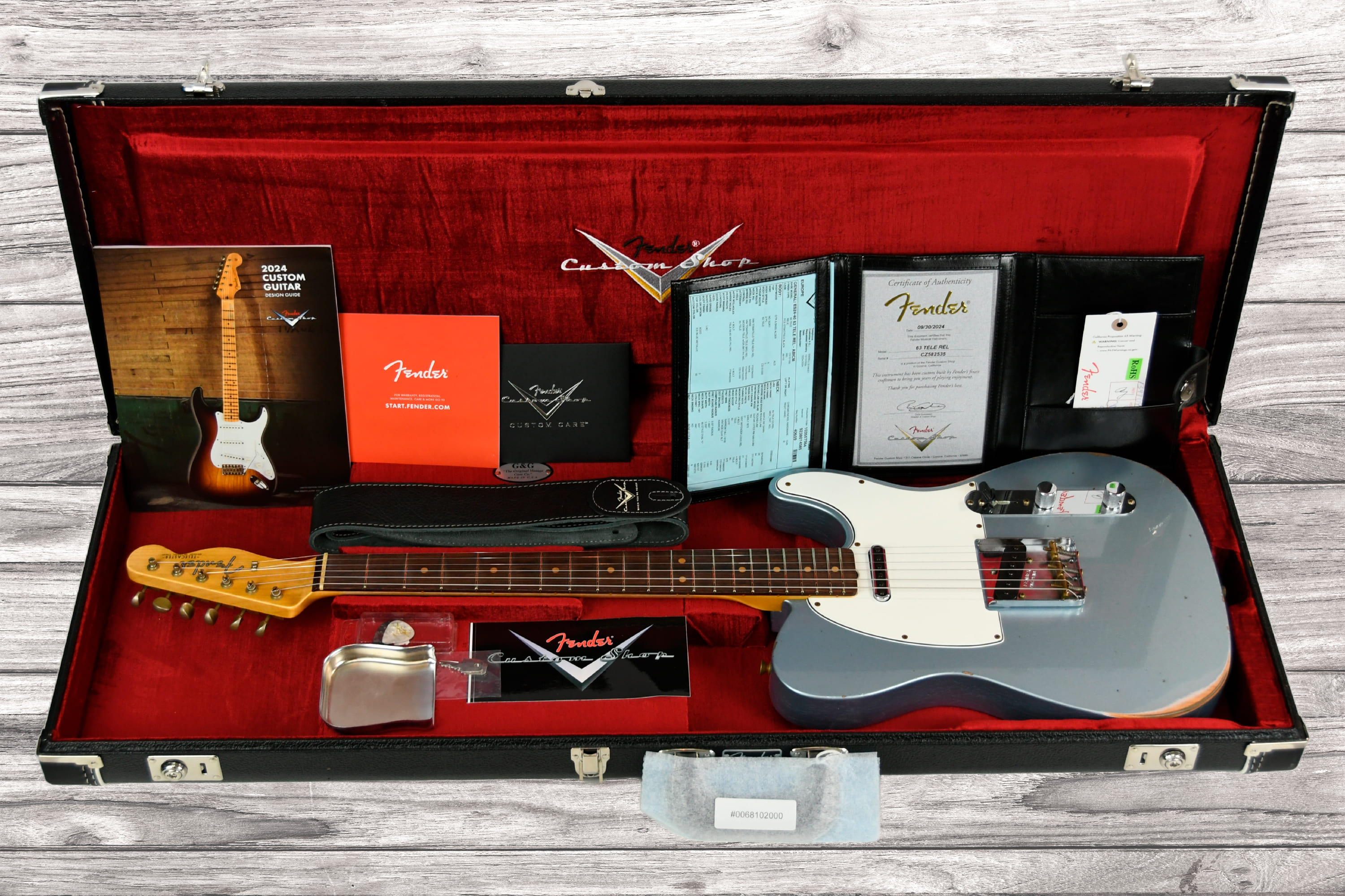 fender-custom-shop-time-machine-collection-63-tele-relic-ice-blue-metallic_678e9212e02aa.jpg