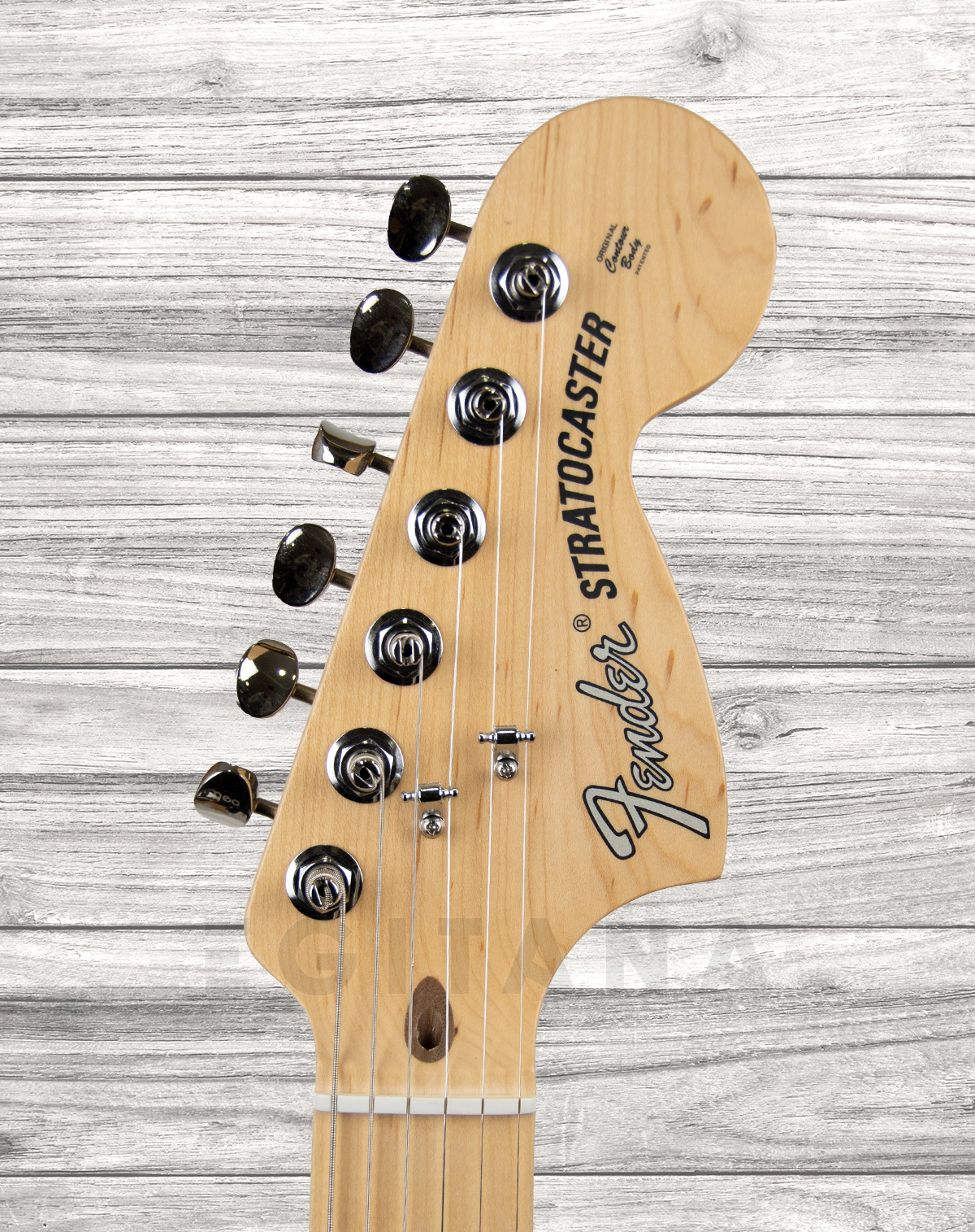 fender-limited-edition-american-performer-walnut-maple_5f8d5c68c907a.jpg