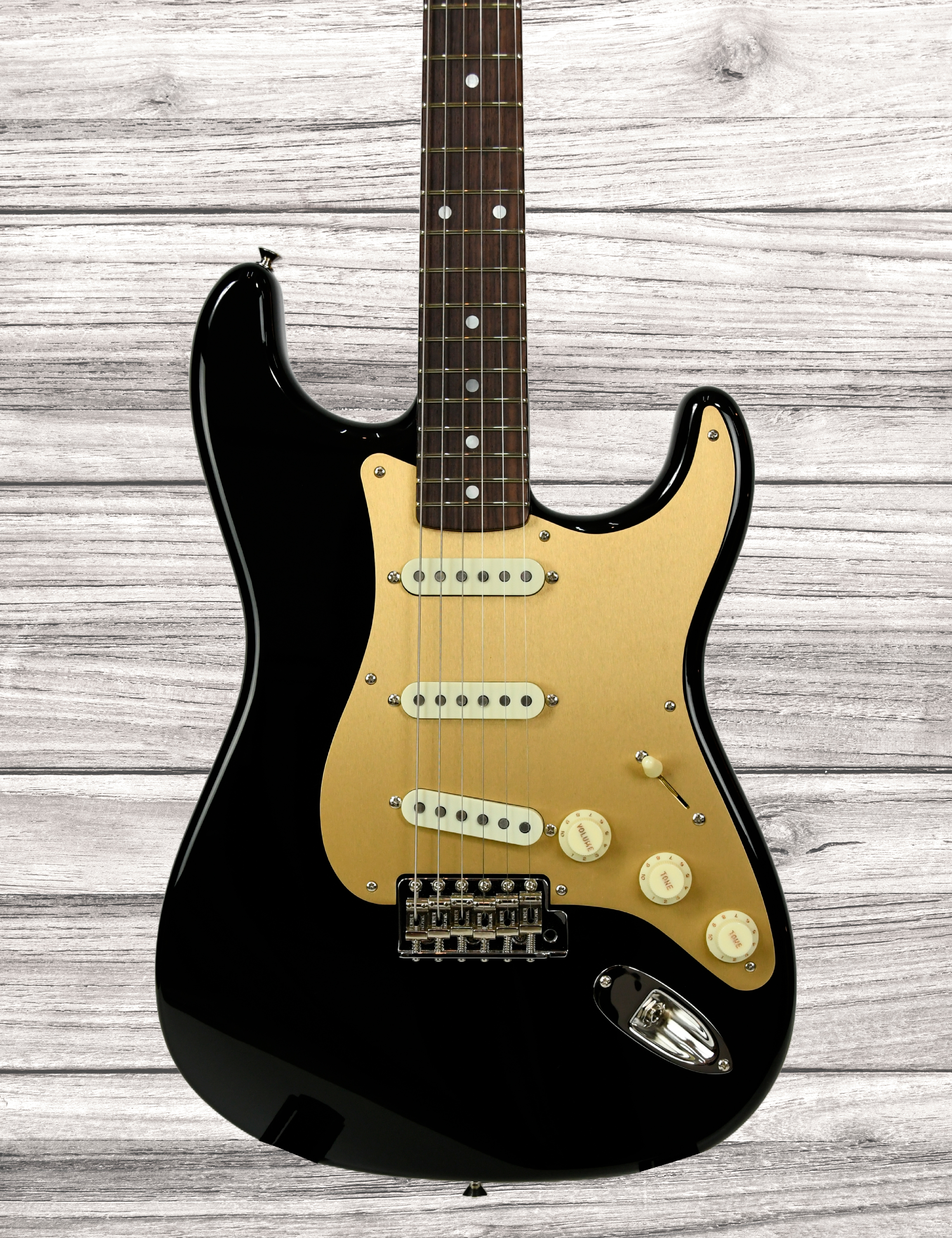 fender-limited-edition-roasted-stratocaster-special-nos-aged-black_683f052d0bfb8.jpg