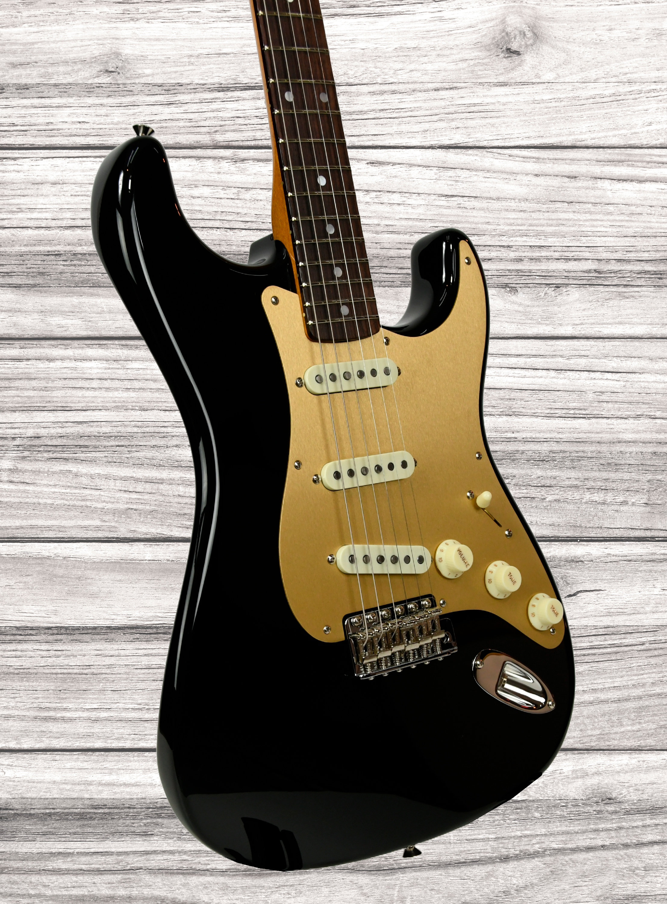 fender-limited-edition-roasted-stratocaster-special-nos-aged-black_683f0530f2e2f.jpg