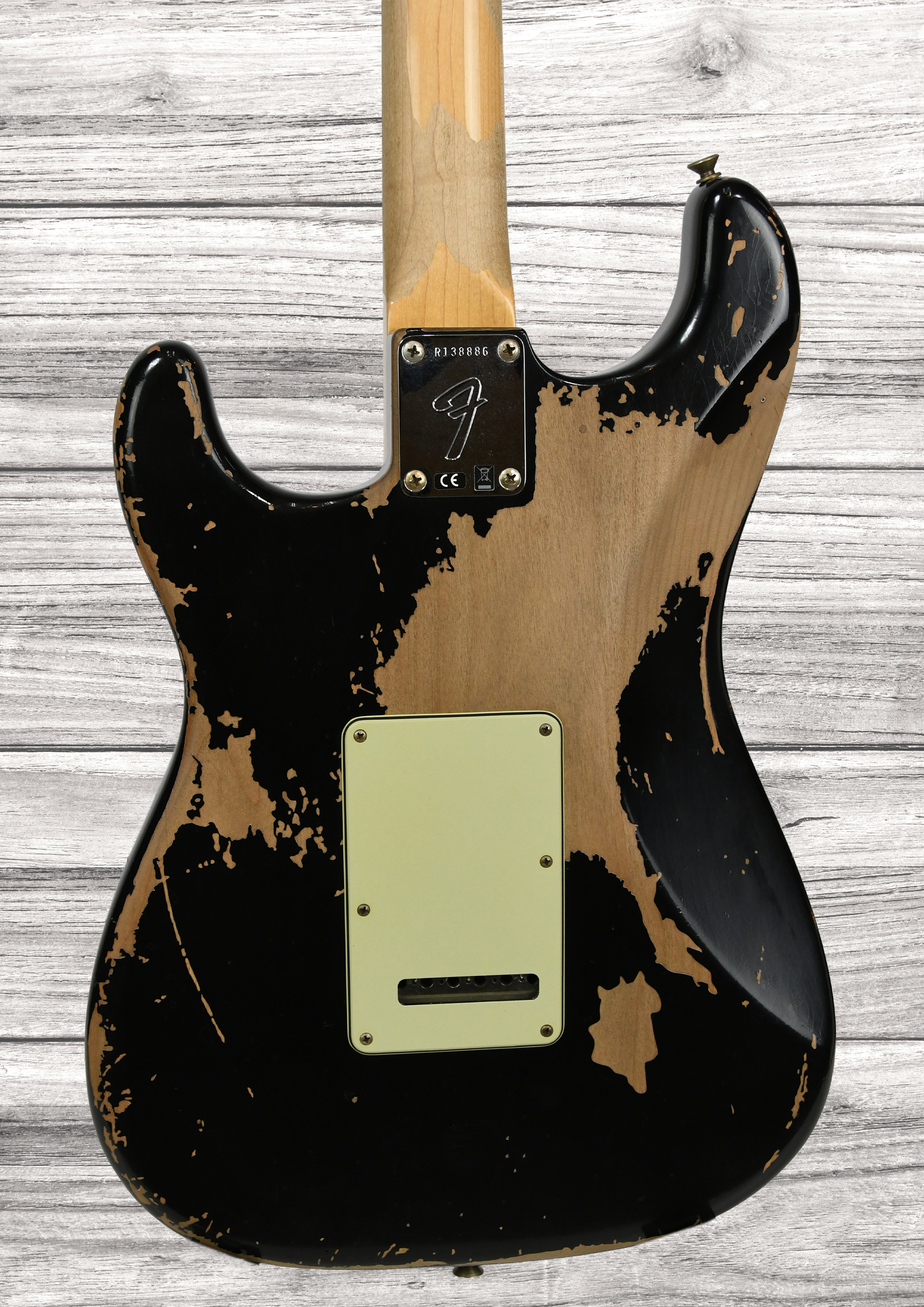 fender-michael-landau-signature-1968-stratocaster-relic-black_68f798f52b529.jpg