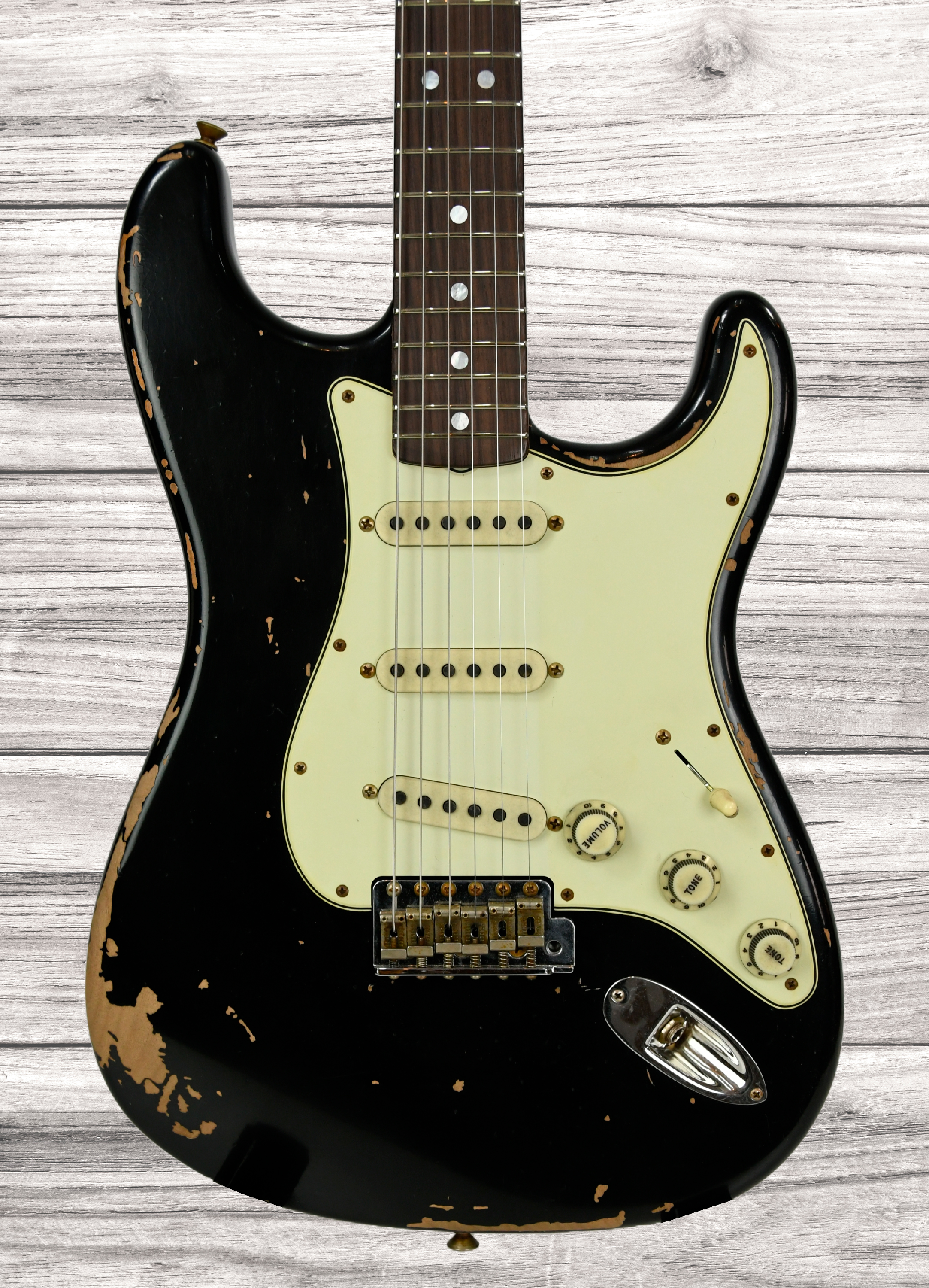 fender-michael-landau-signature-1968-stratocaster-round-laminated-rosewood-black_679c9904dc28e.jpg