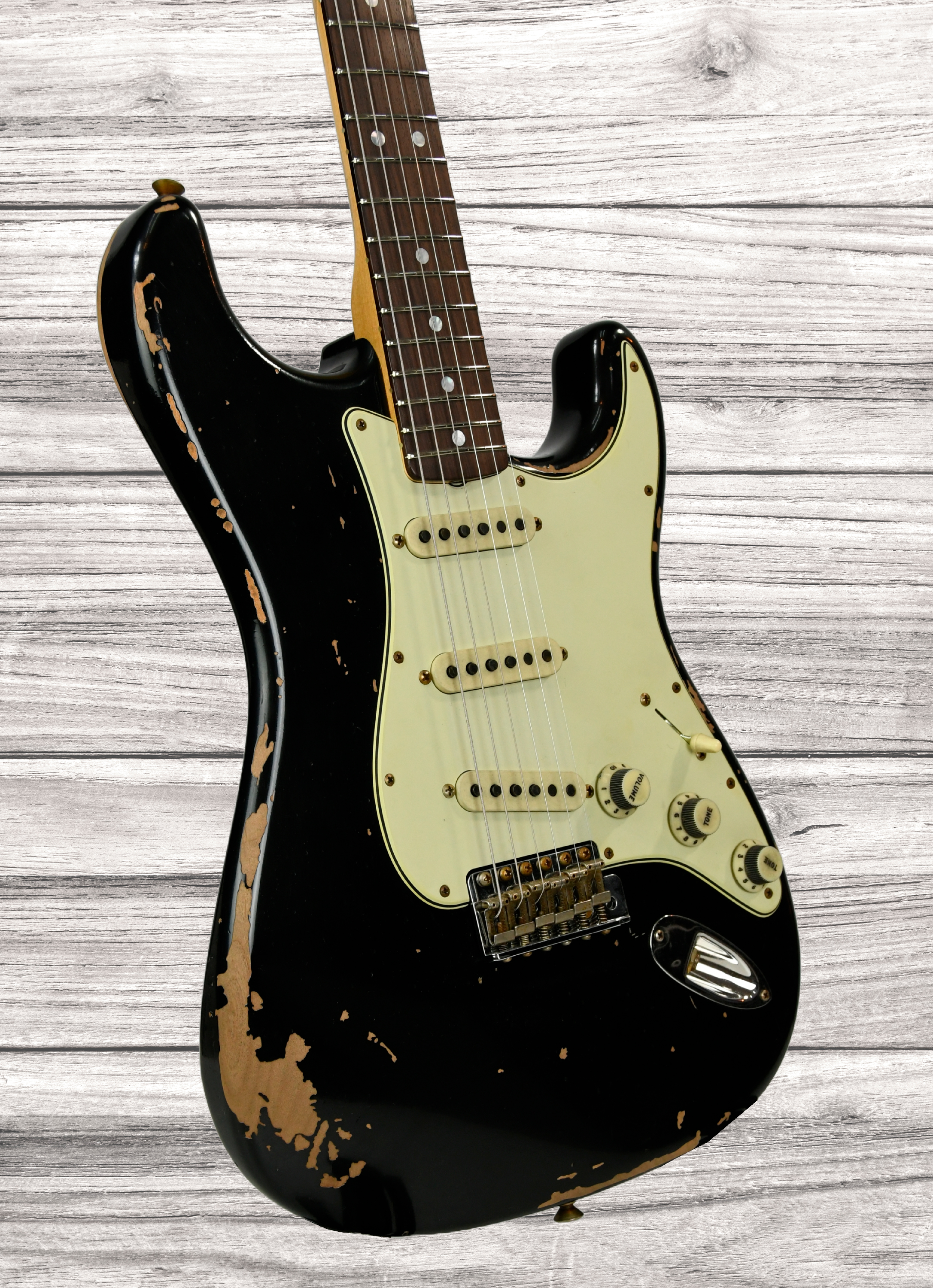 fender-michael-landau-signature-1968-stratocaster-round-laminated-rosewood-black_679c990a04db3.jpg
