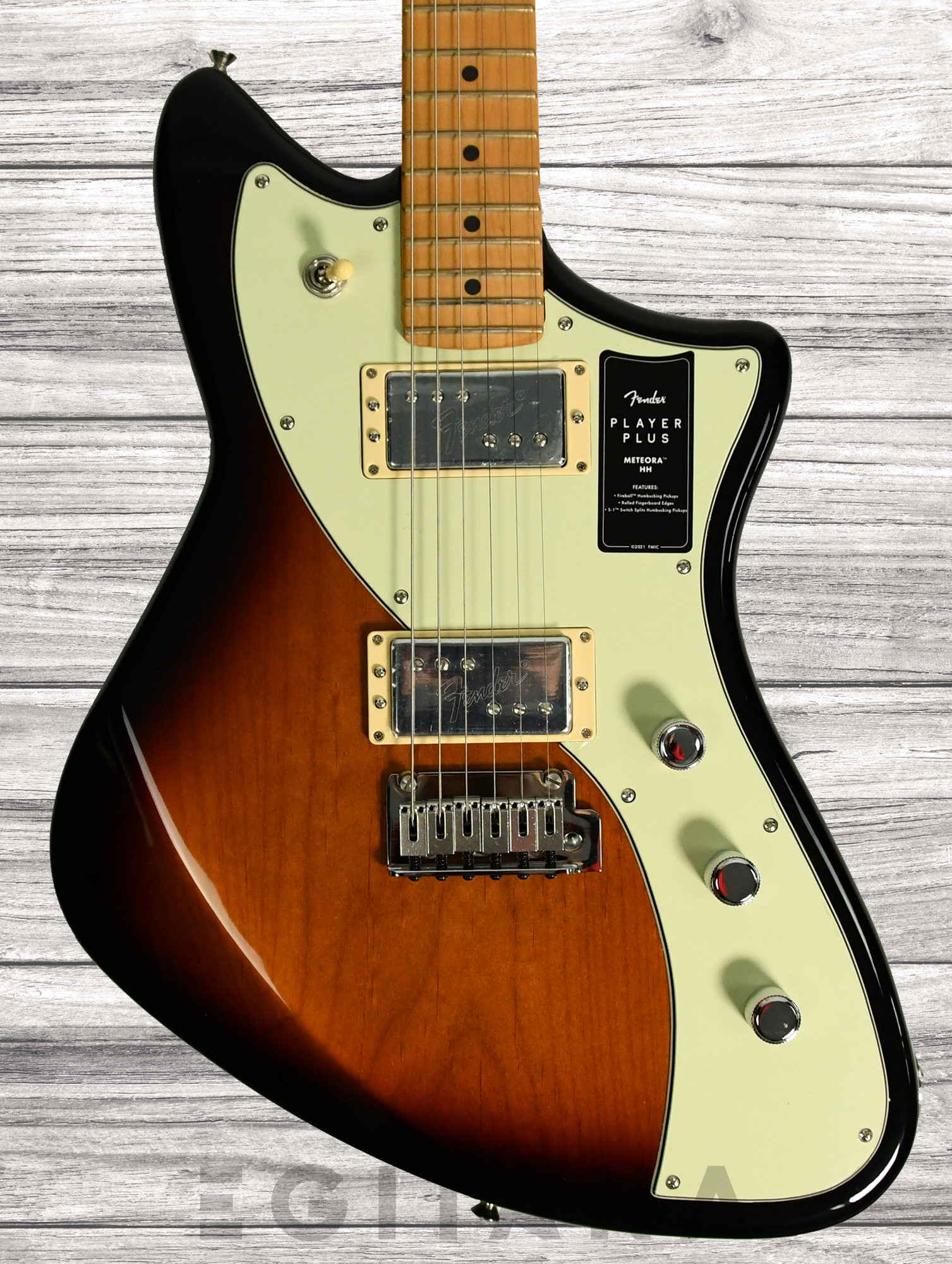fender-player-plus-meteora-hh-maple-fingerboard-3-color-sunburst_632989b77e5cd.jpg
