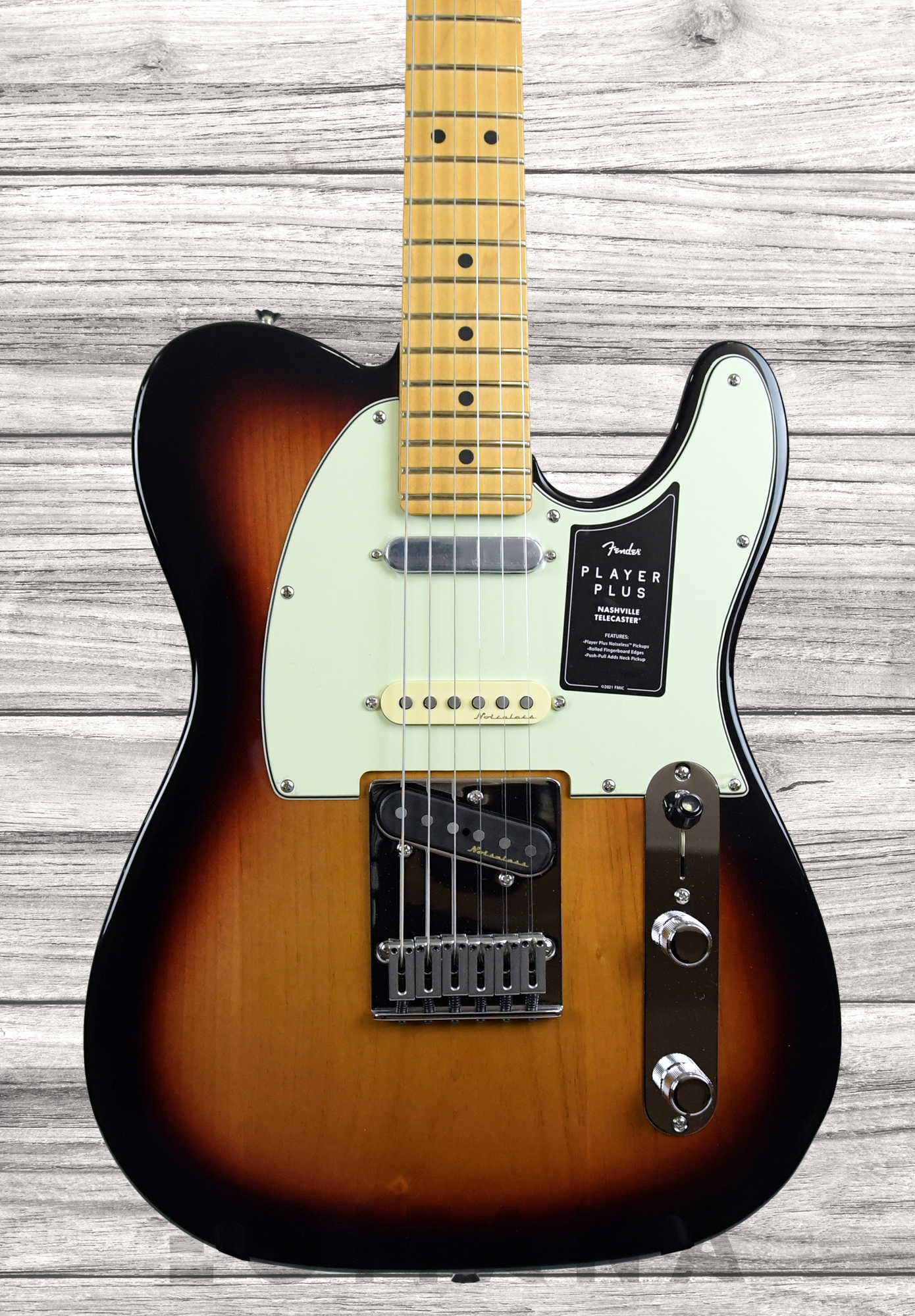 fender-player-plus-nashville-3-color-sunburst_61bcad8856409.jpg