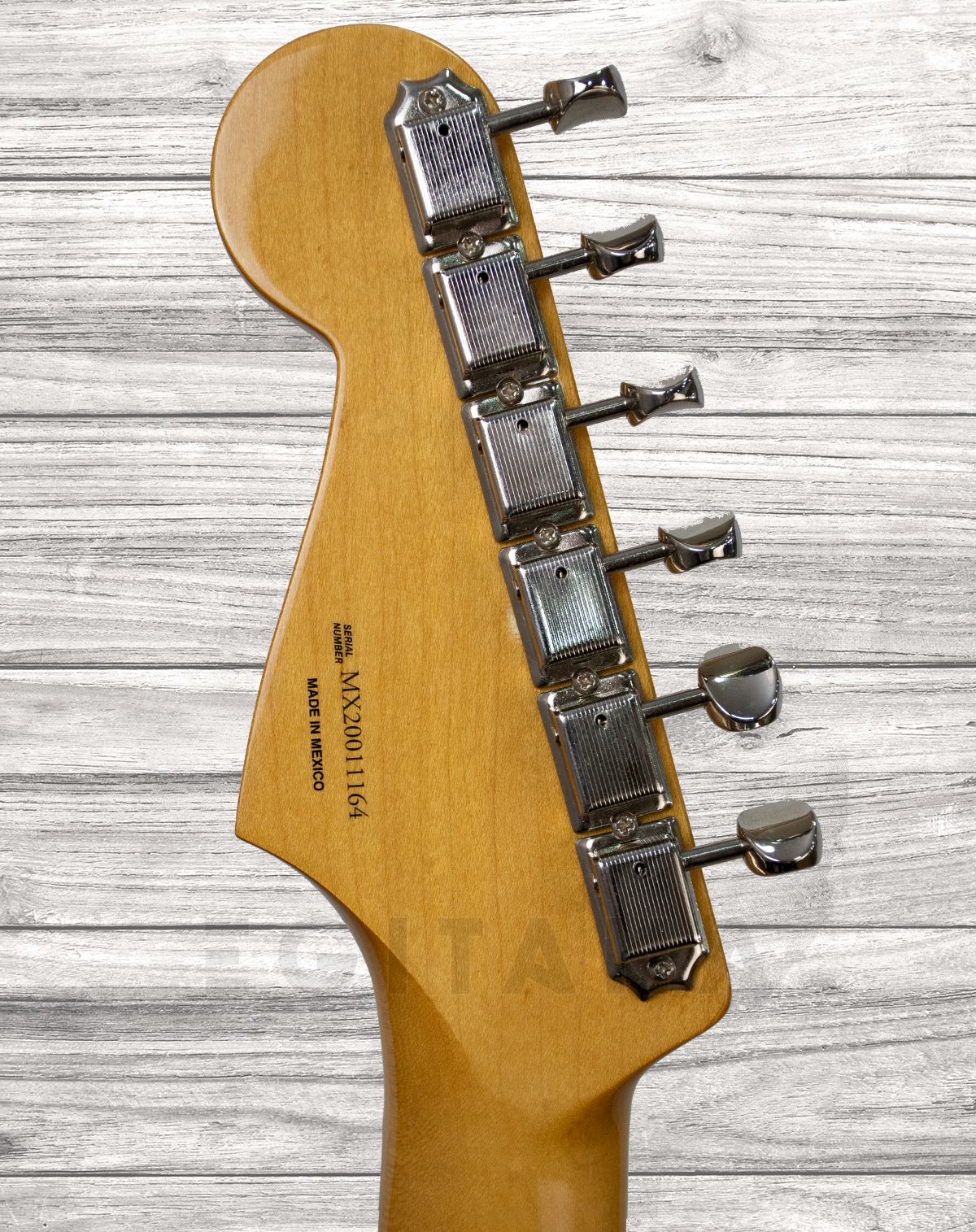 fender-vintera-60s-strat-3-sb_5f1b0f3e97b38.jpg