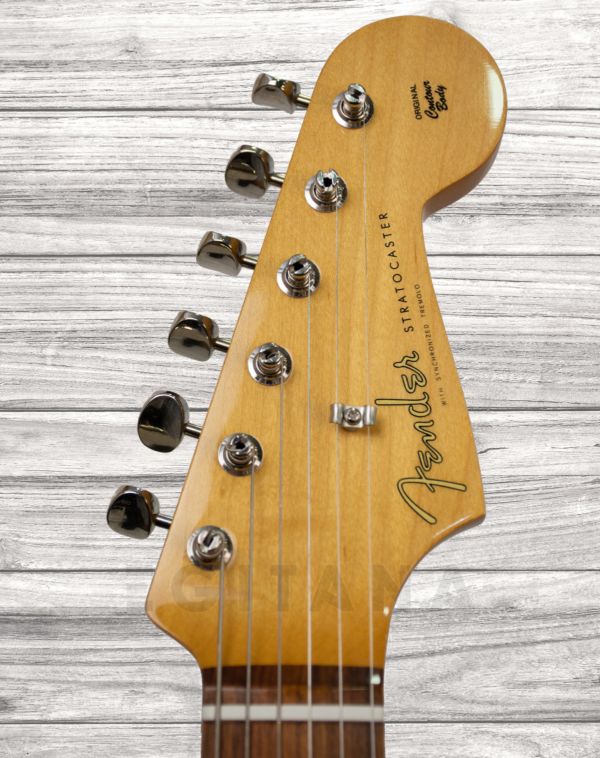fender-vintera-60s-strat-3-sb_5f1b0f3f952e8.jpg