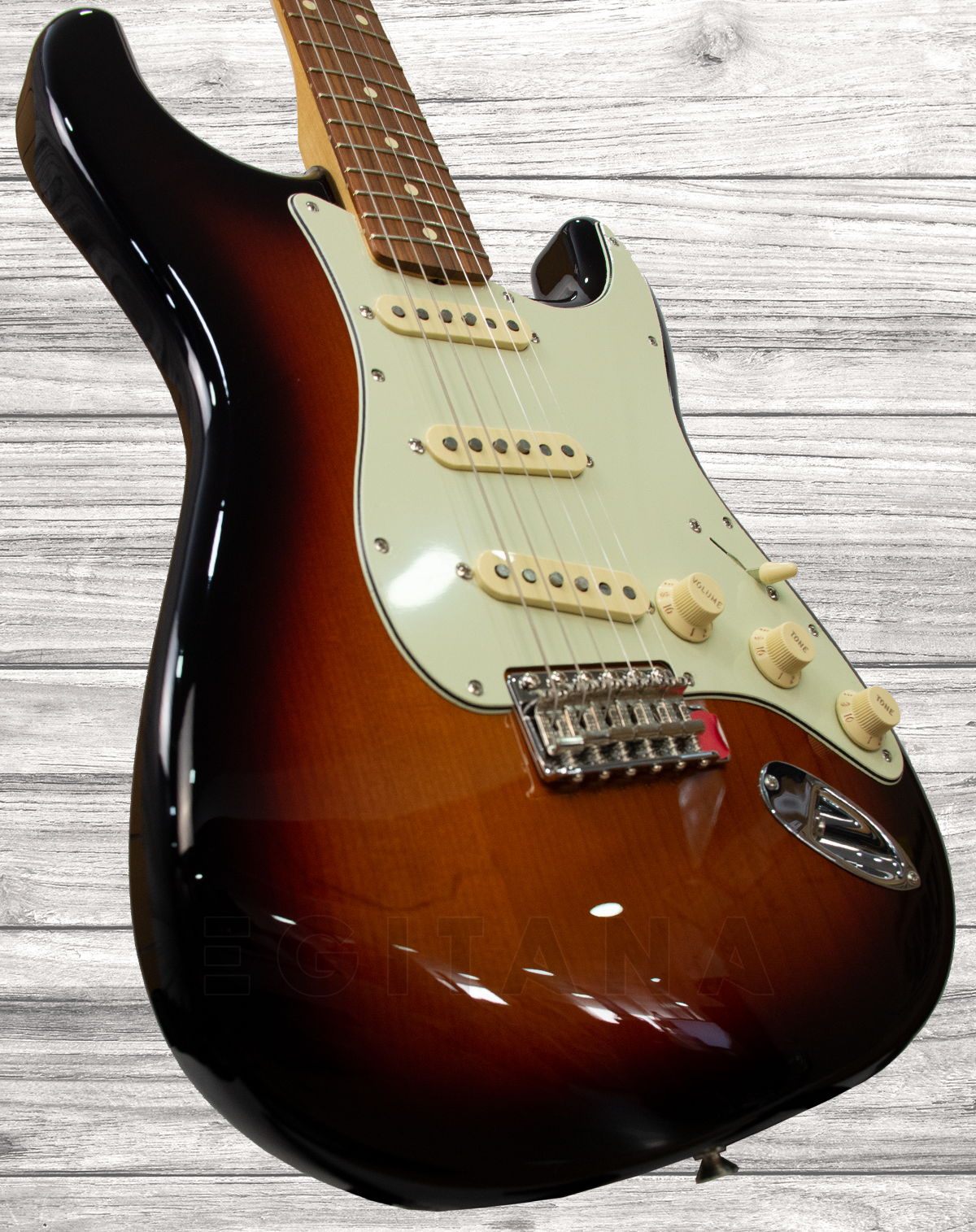 fender-vintera-60s-strat-3-sb_5f1b0f408d484.jpg