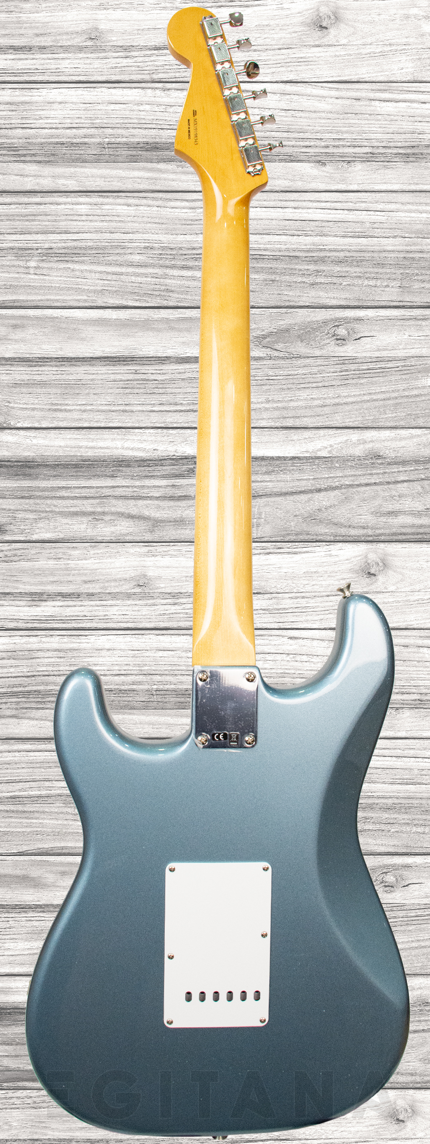 fender-vintera-60s-strat-ibm_5f11c6b1d2c3d.jpg