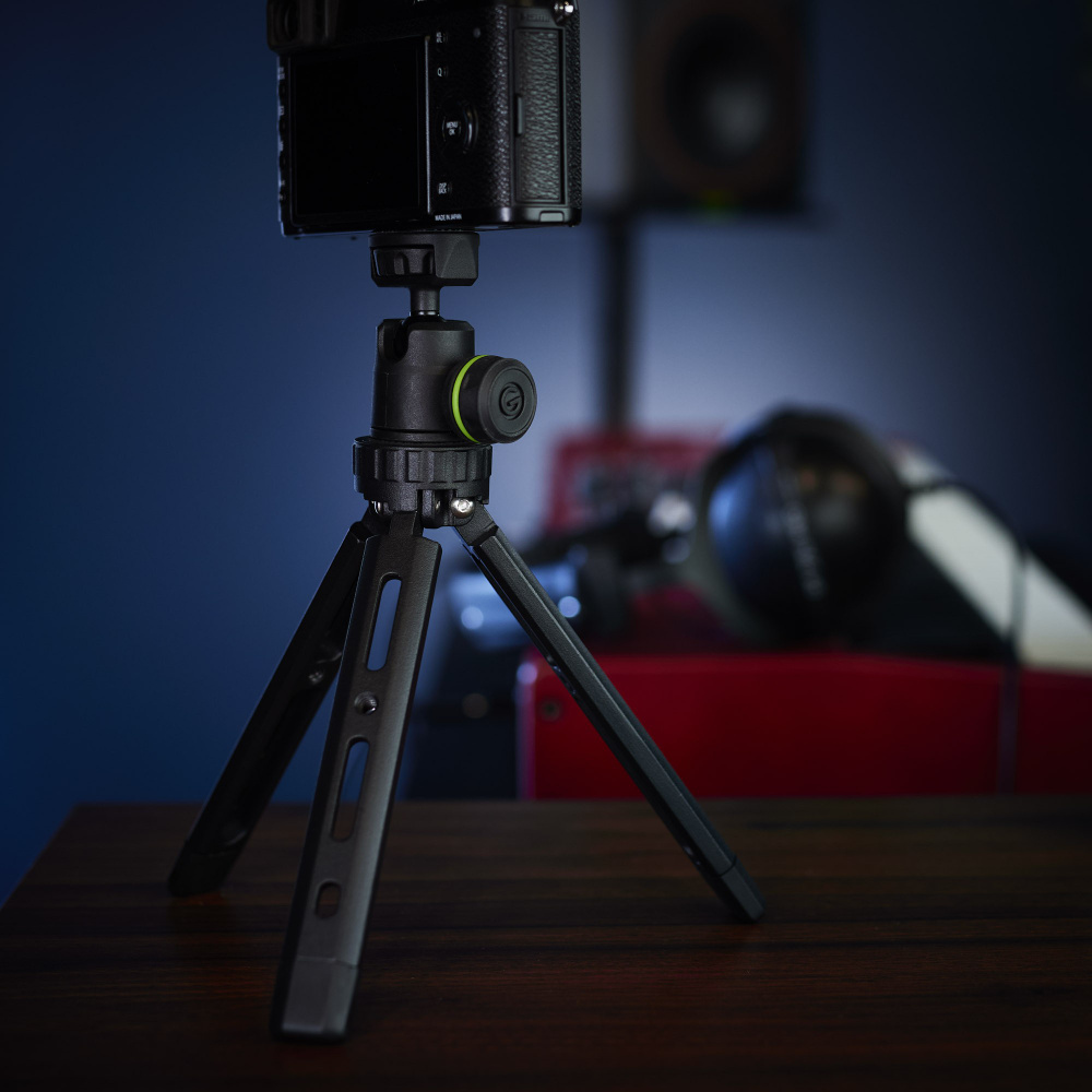 gravity-vs-tripod-01-b_6523fc5f95619.jpg