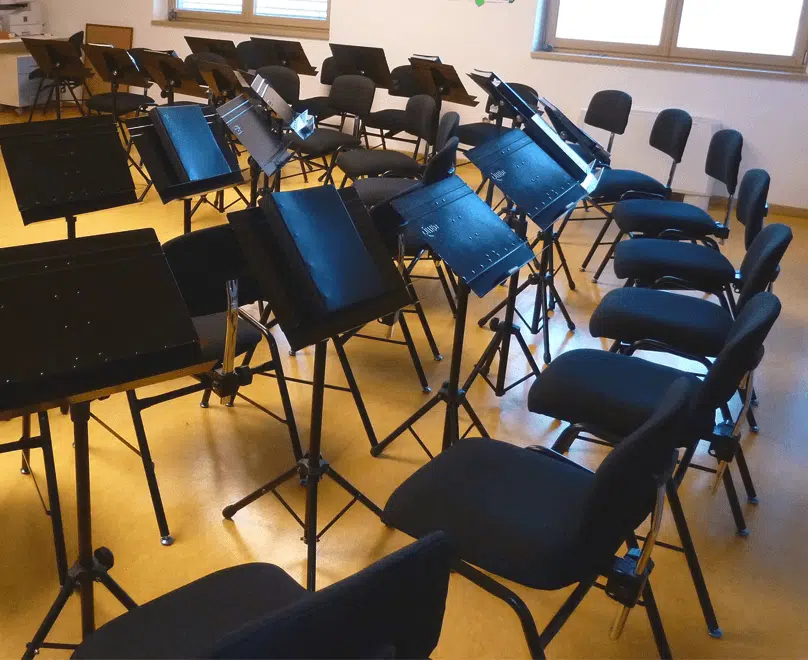 guil-cadeira-de-orquestra-com-assento-e-encosto-regulaveis_678642b460b43.jpg