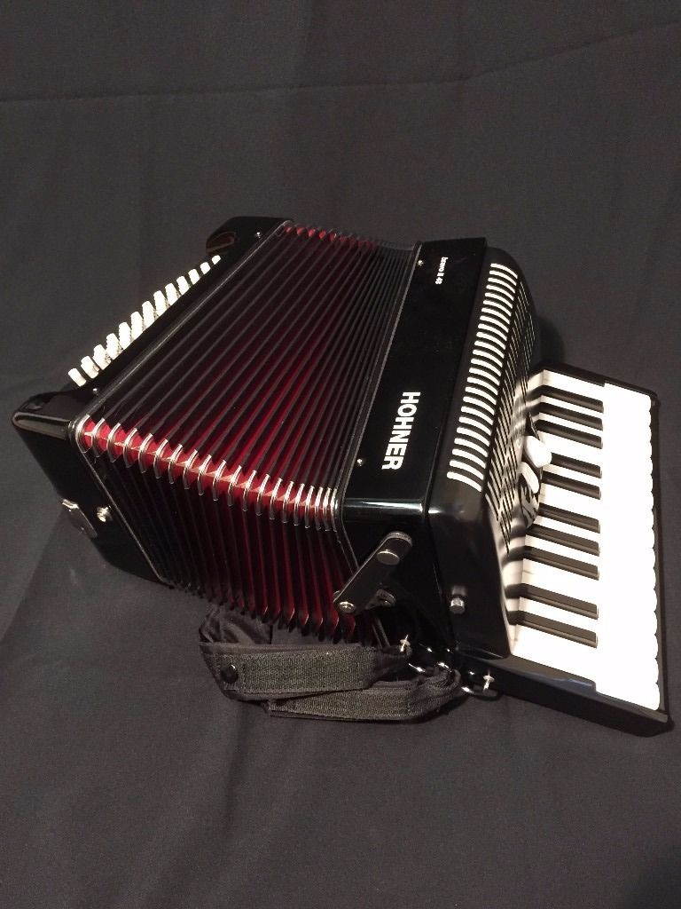 hohner-br48b-n-bravo-piano-accordion-26-key-48-bass-black_640f6ad3b62f6.jpg