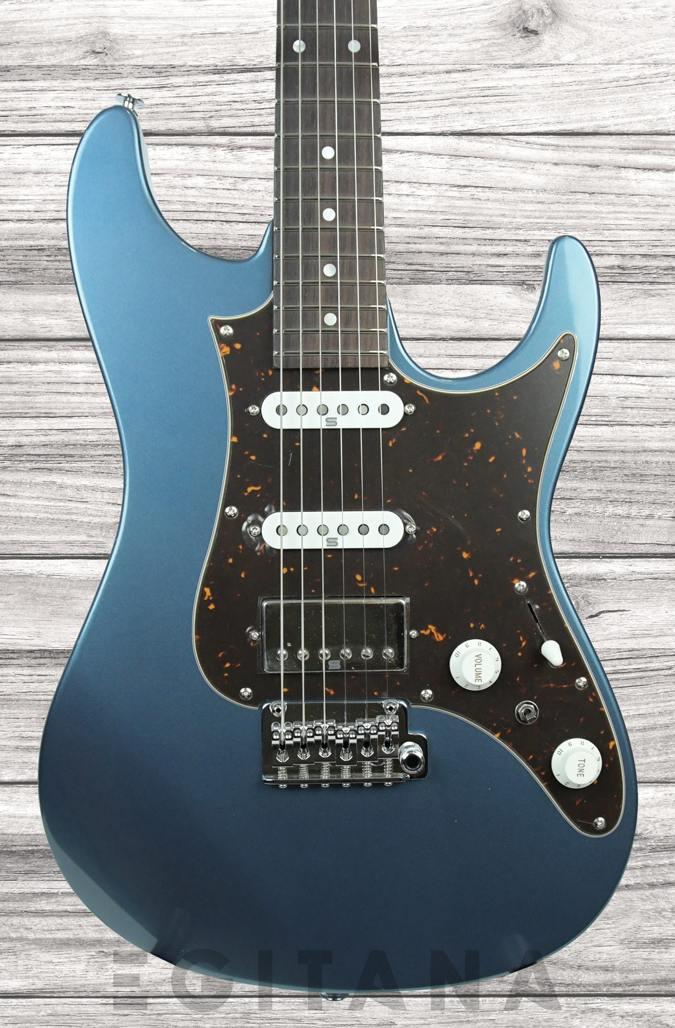 ibanez-az2204n-pbm_61b71f1942477.jpg
