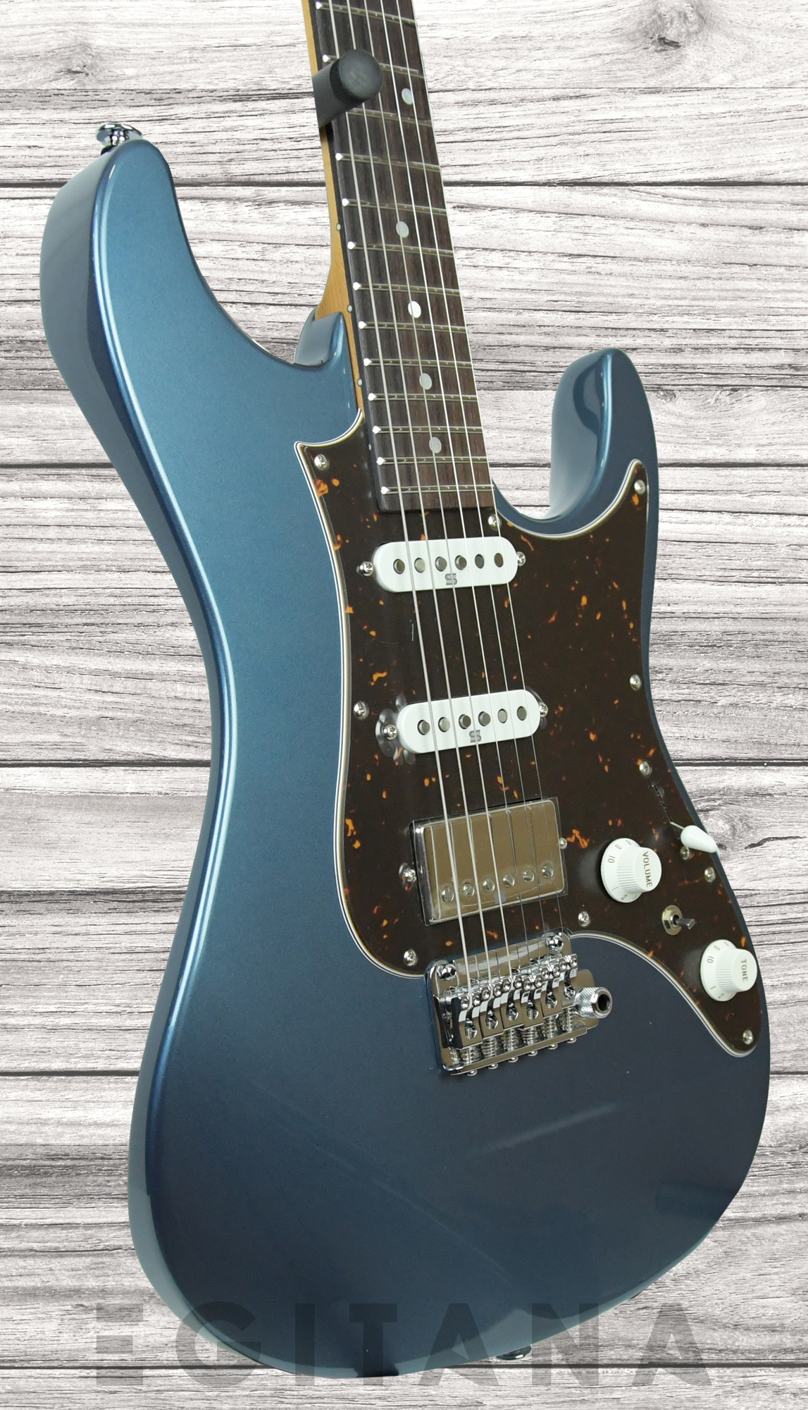 ibanez-az2204n-pbm_61b71f1a68fdd.jpg