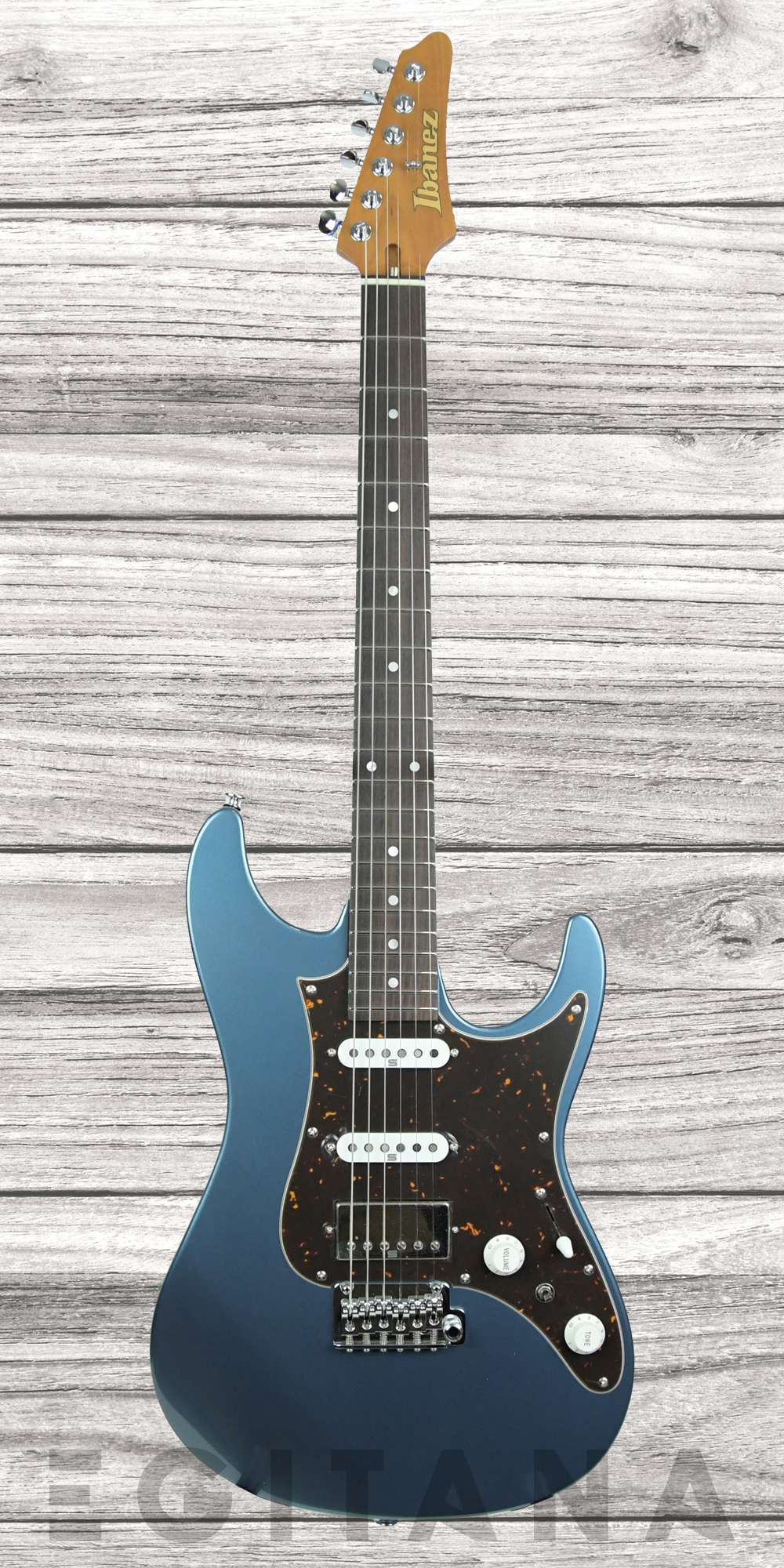 ibanez-az2204n-pbm_61b71f1b7a948.jpg