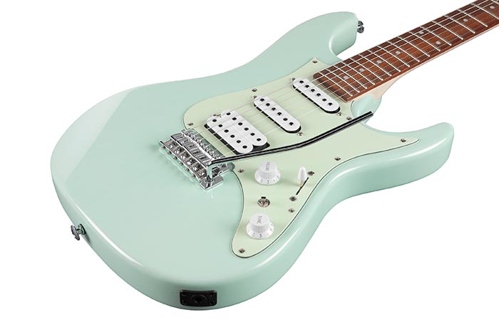ibanez-azes40-mgr_626283a71fbba.jpg