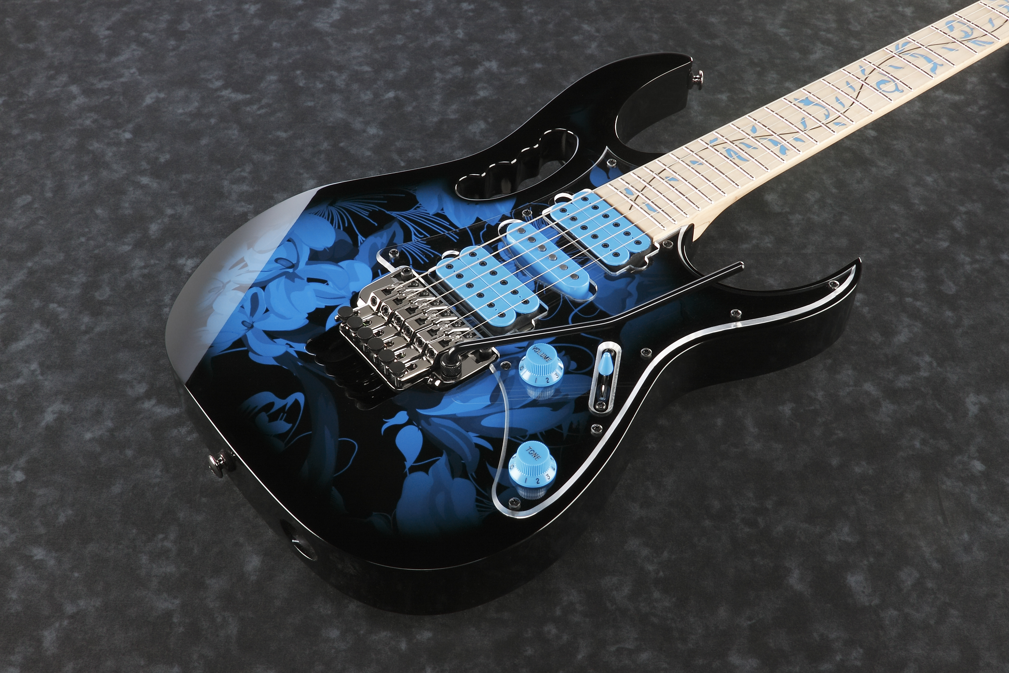 ibanez-jem77p-bfp_68518515a79d3.jpg