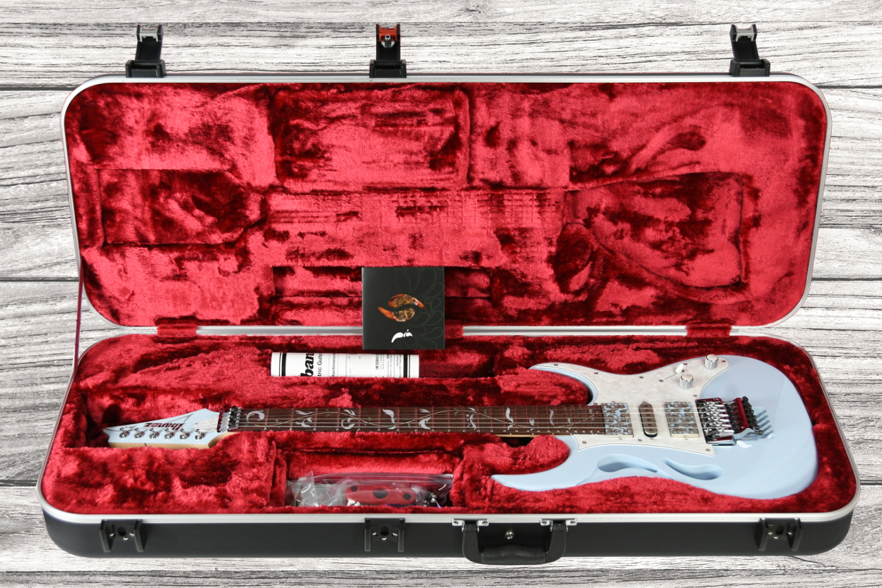 ibanez-pia3761c-guitarra-eletrica-signature_65b7c4a889ba1.jpg