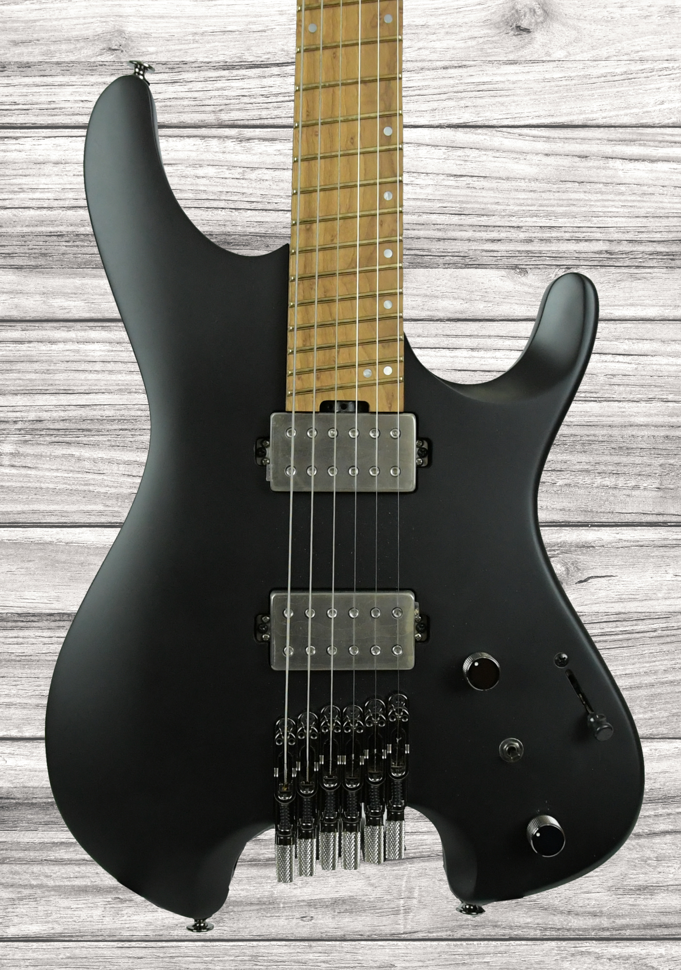 ibanez-qx52-bkf_61dea3a094900.jpg