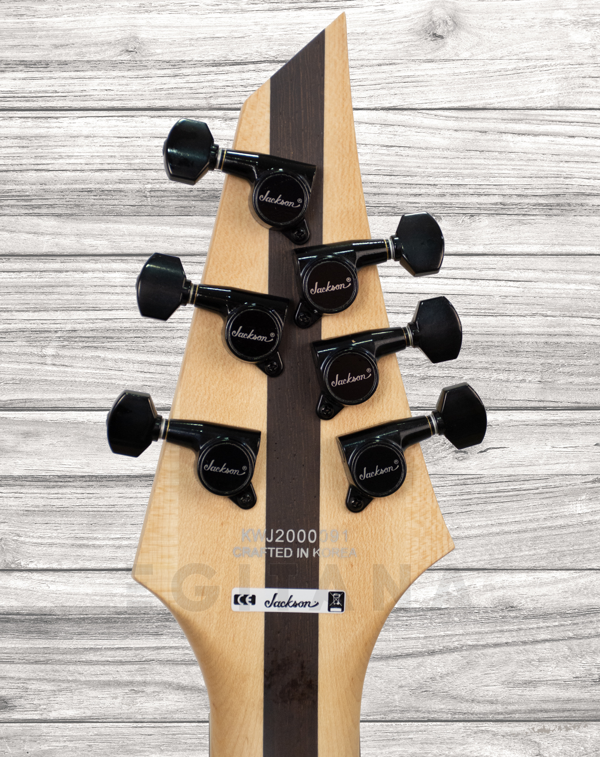 jackson-pro-dinky-modern-ash-fr6-black-white_5f2c10c5d485c.jpg
