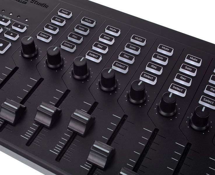 korg-nanokontrol-studio_58c14270d8bd9.jpg
