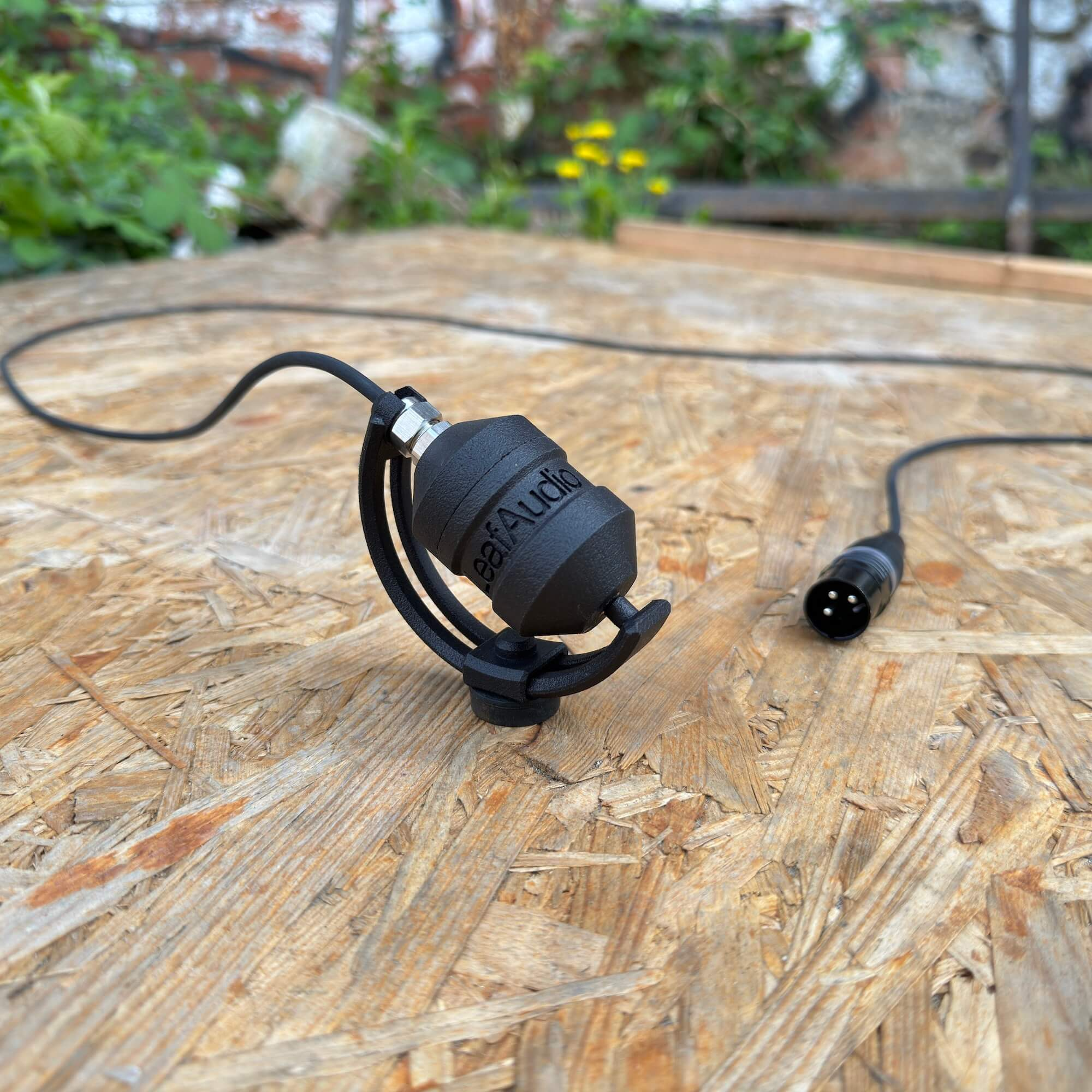 leaf-audio-geophone-s_68fa3145b7b5f.png