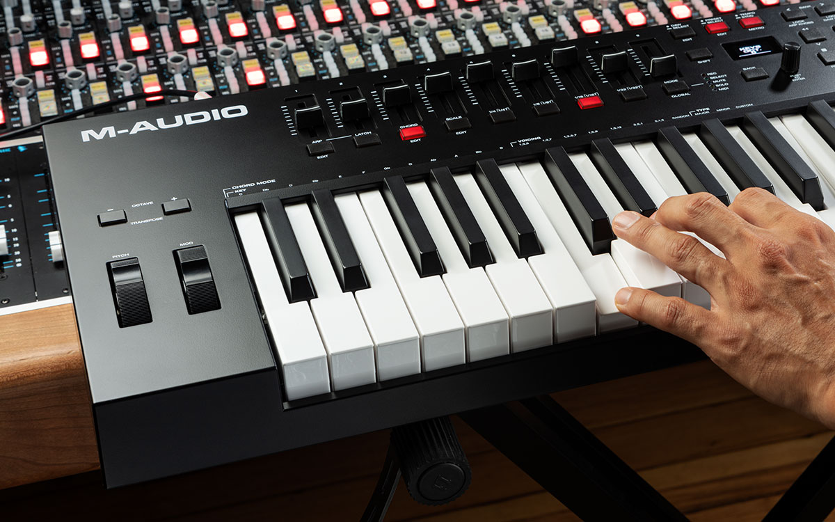 m-audio-oxygen-pro-61-teclado-midi-controlador_69283265b07d1.jpg