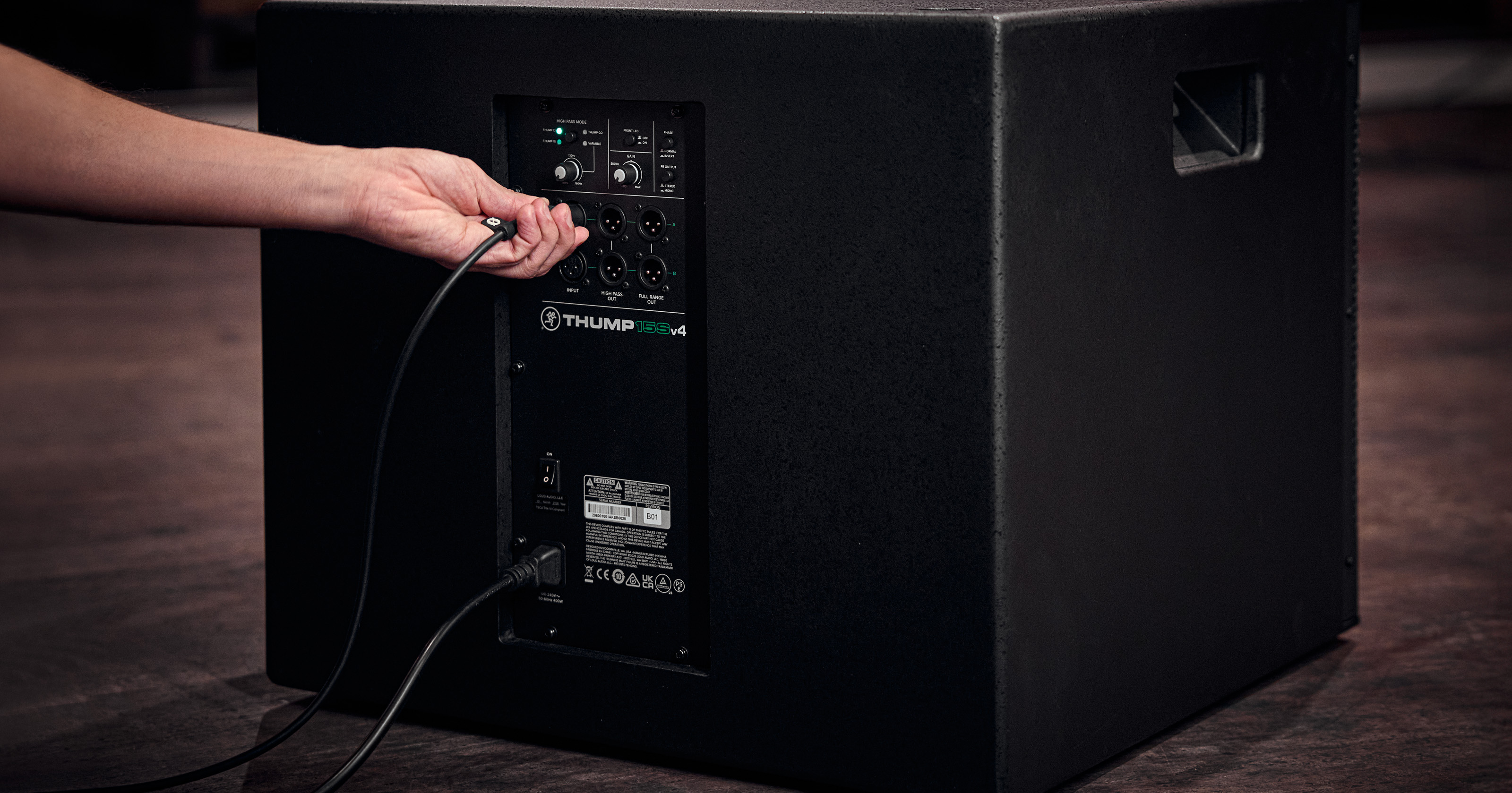 mackie-thump-15sv4_6a3a9527c48ce.jpg