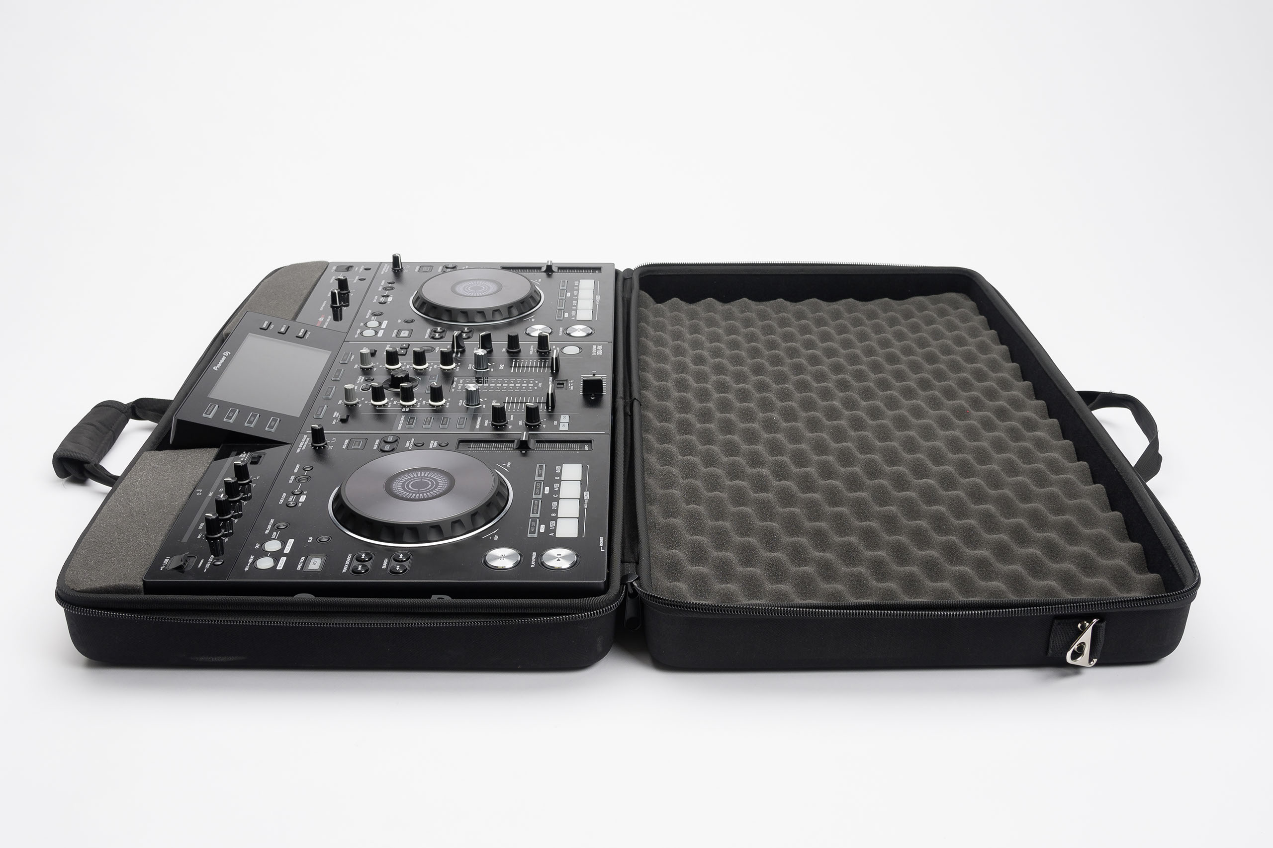magma-ctrl-case-xdj-rx3-rx2_635bb7afe2741.jpg