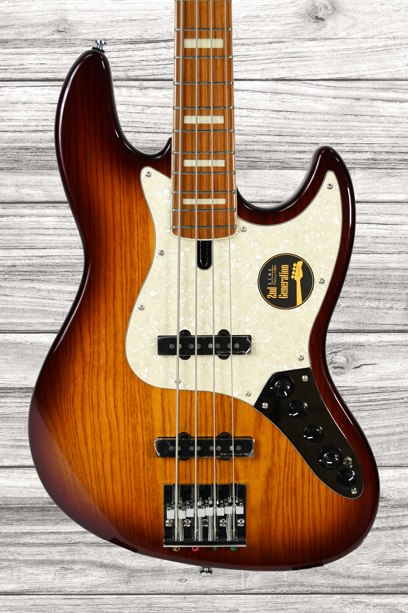 marcus-miller-v8-4-ts_636394d98e41b.jpg