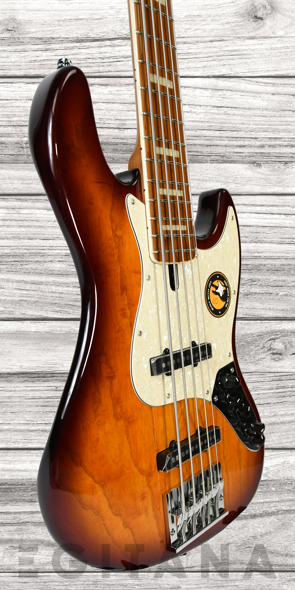 marcus-miller-v8-5-ts_6363a0023f1d3.jpg