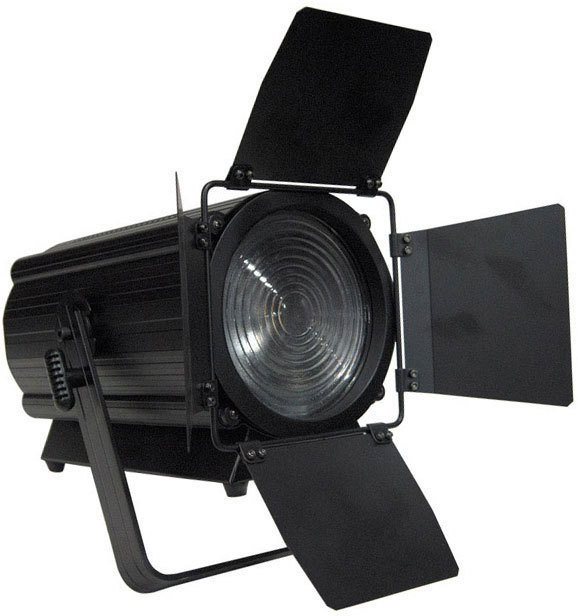 mark-theatre-autozoom-led-200_6790c40faf420.jpg